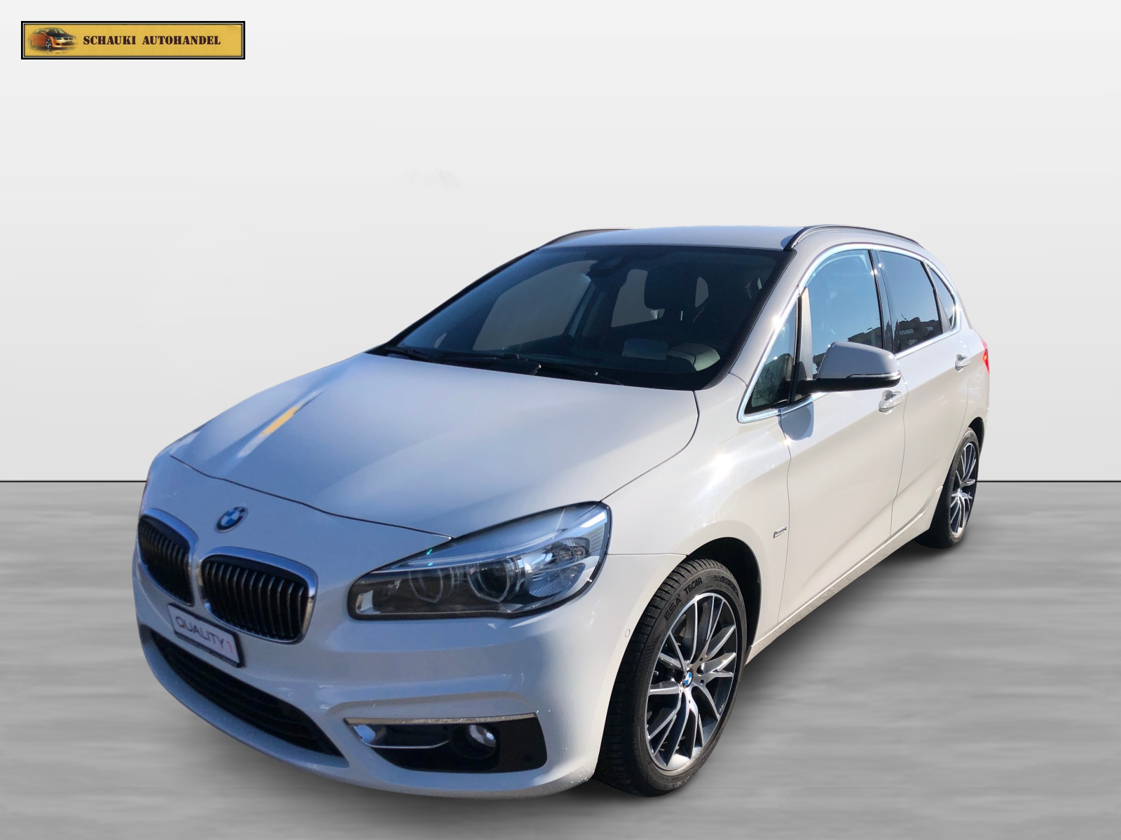 BMW 225i xDrive Active Tourer M-SPORT Steptronic-image-0