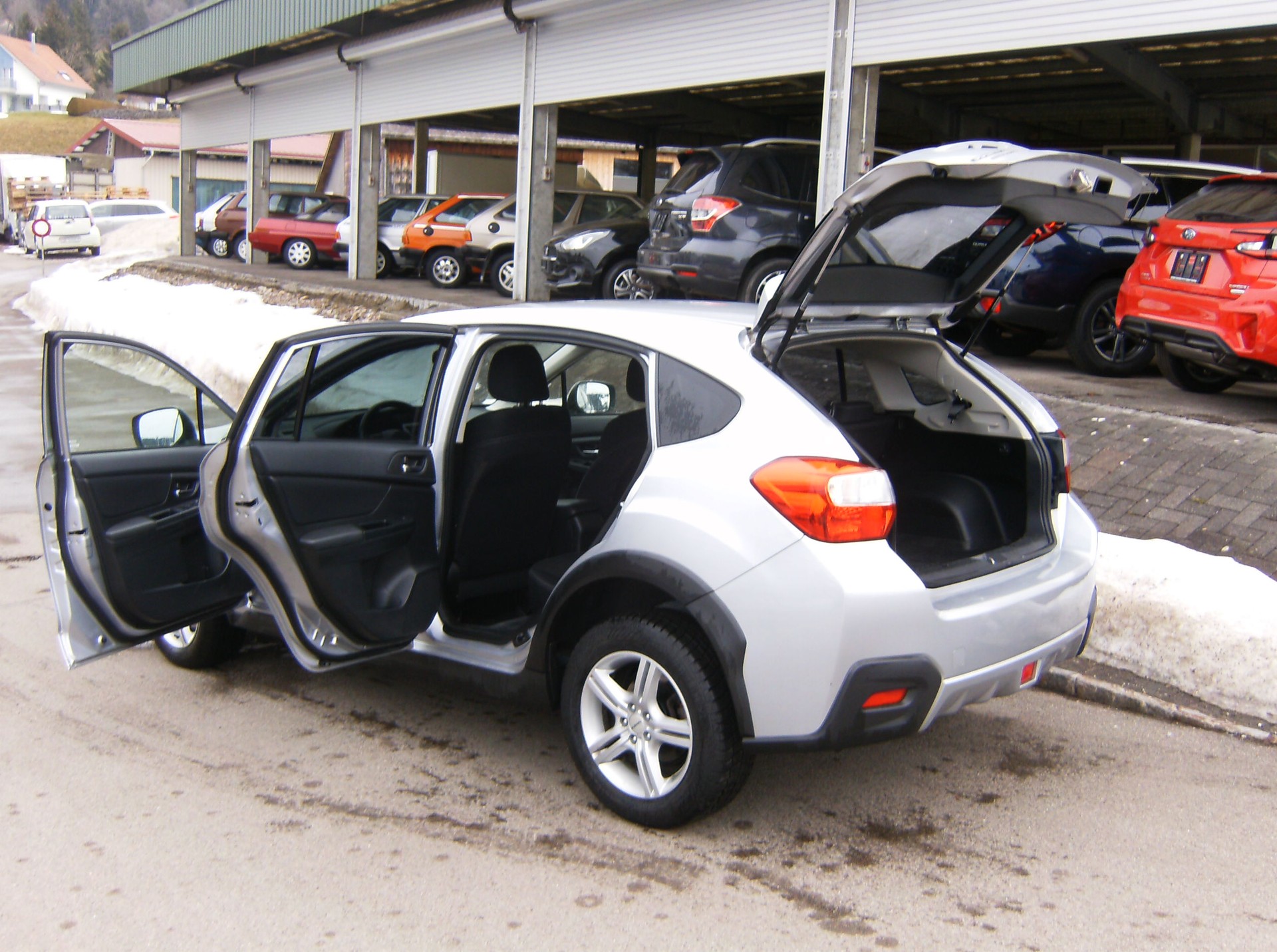 SUBARU XV 2.0D Swiss Two AWD-image-4
