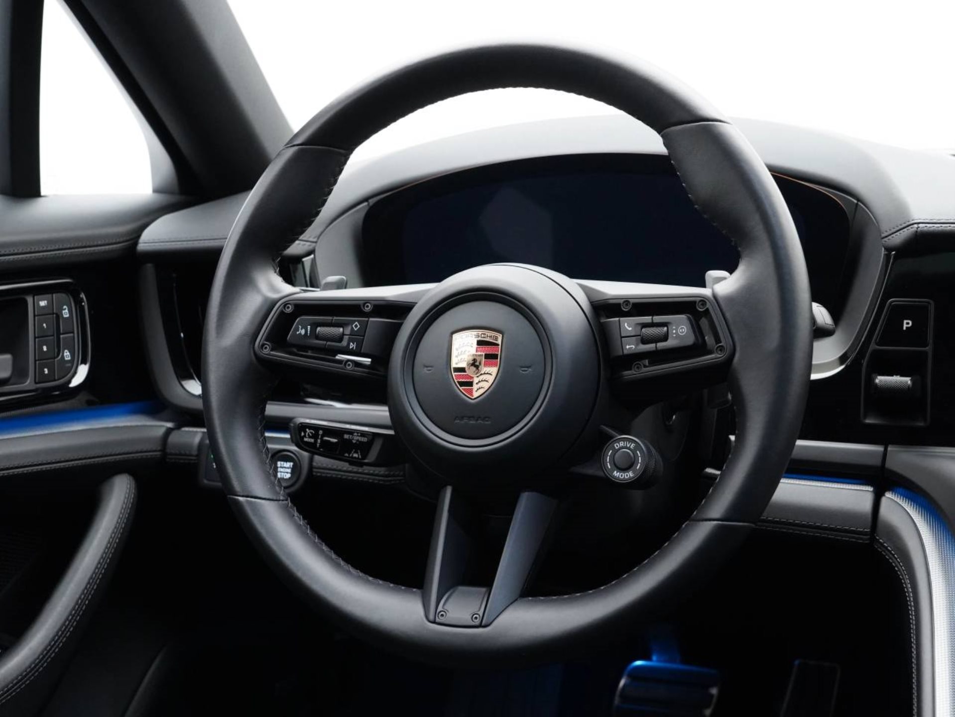 PORSCHE Panamera 4S E-Hybrid-image-15