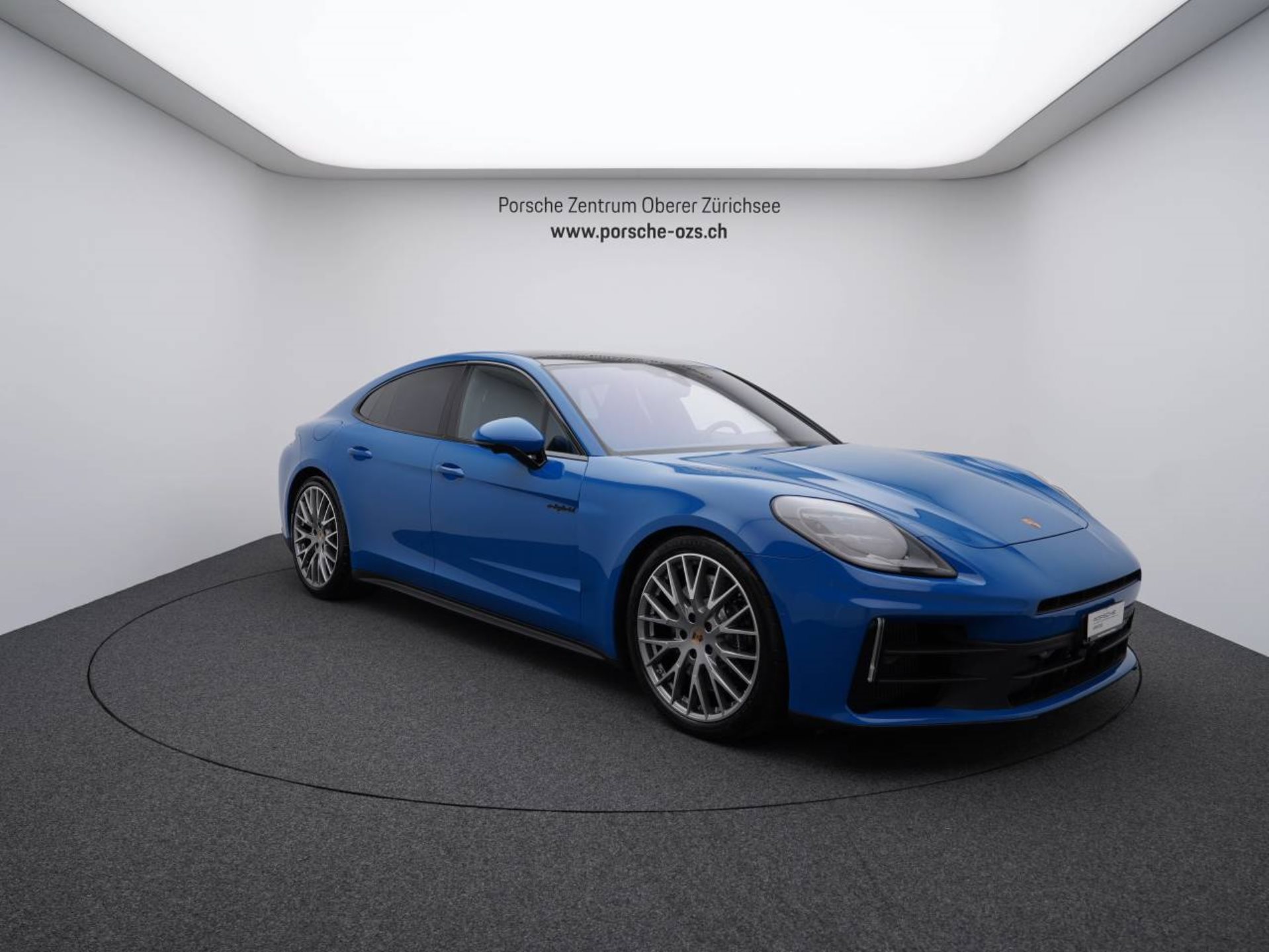 PORSCHE Panamera 4S E-Hybrid-image-8