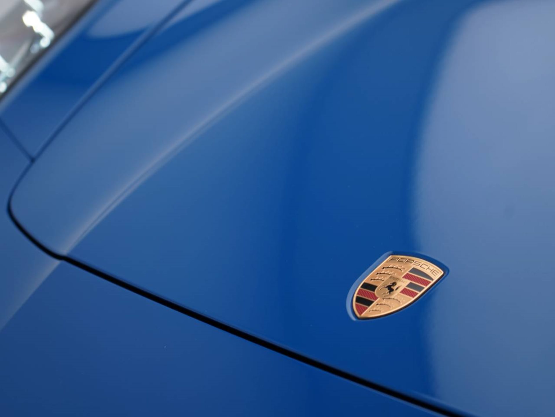 PORSCHE Panamera 4S E-Hybrid-image-10