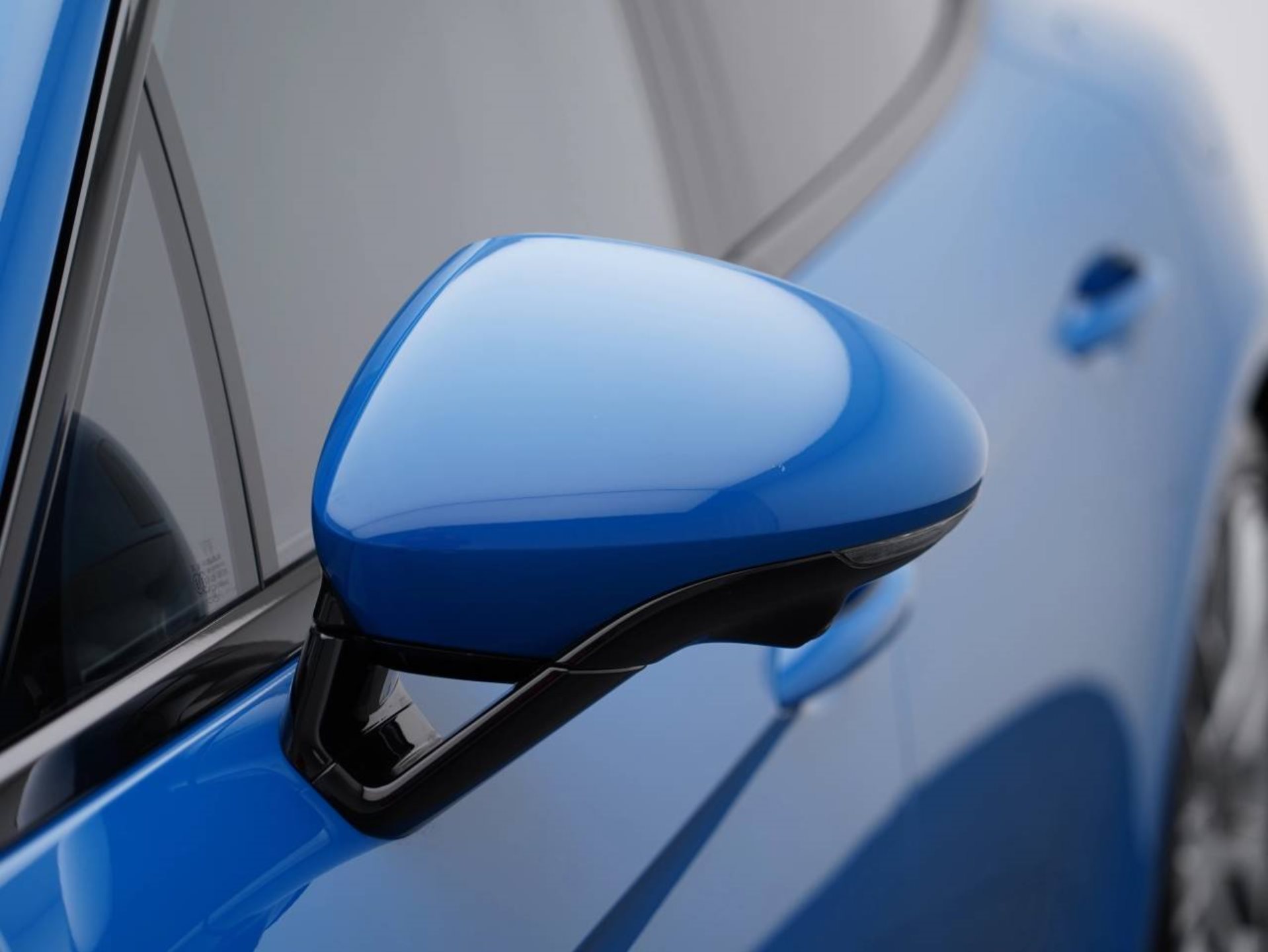 PORSCHE Panamera 4S E-Hybrid-image-13