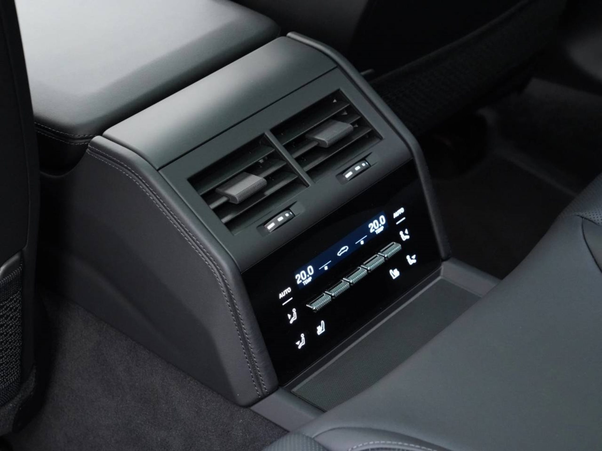 PORSCHE Panamera 4S E-Hybrid-image-29