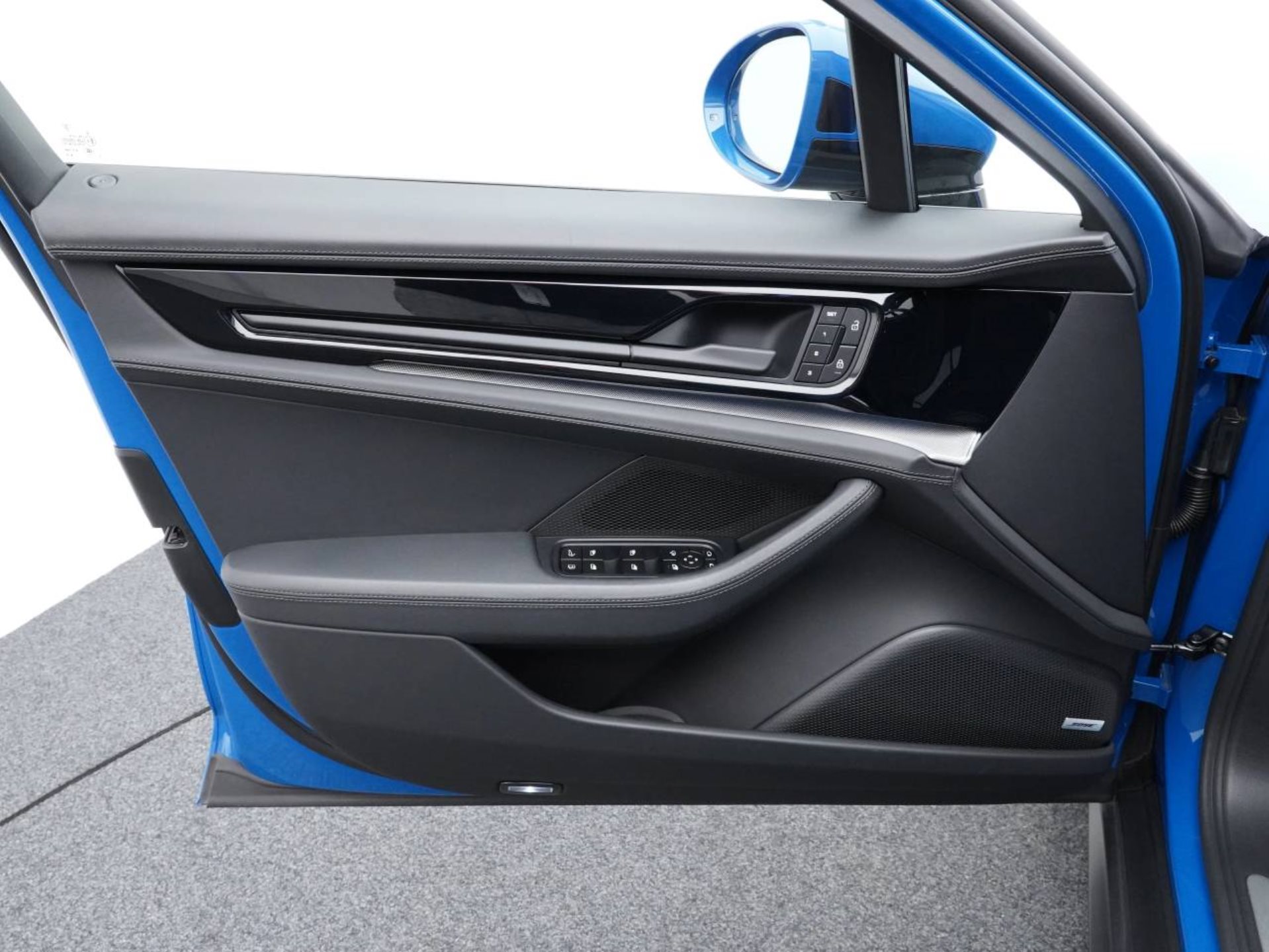 PORSCHE Panamera 4S E-Hybrid-image-20