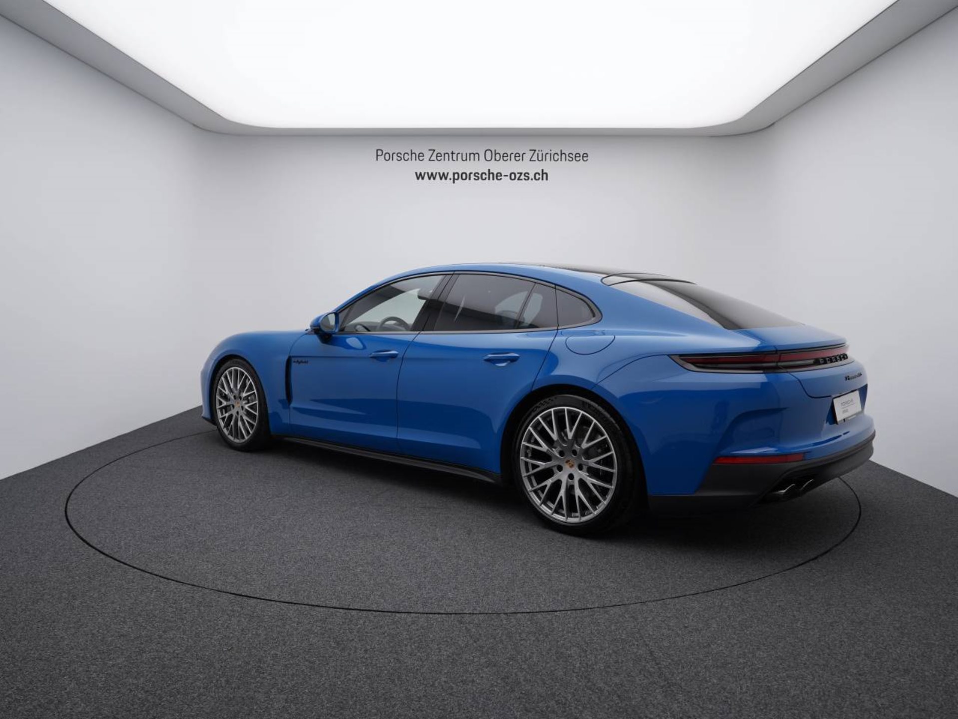 PORSCHE Panamera 4S E-Hybrid-image-2