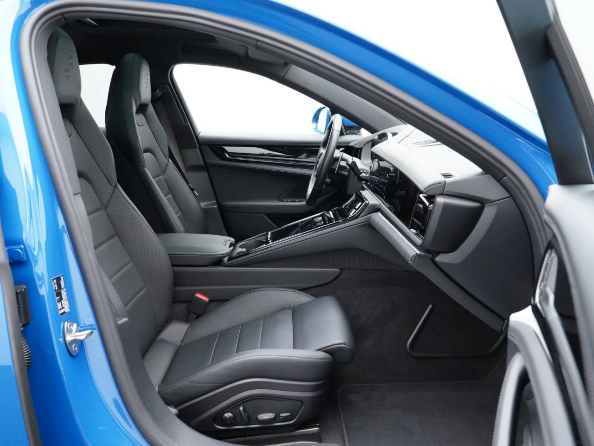 PORSCHE Panamera 4S E-Hybrid-image-25