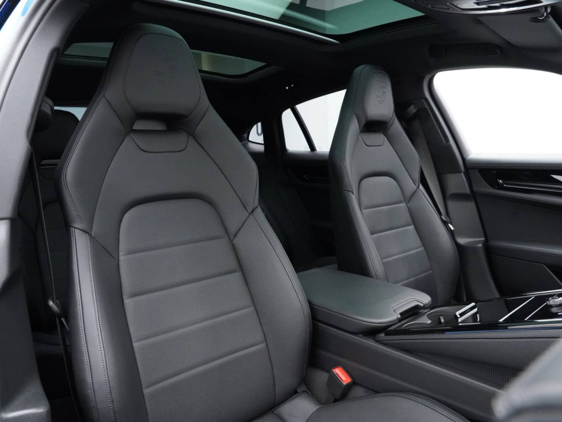 PORSCHE Panamera 4S E-Hybrid-image-26