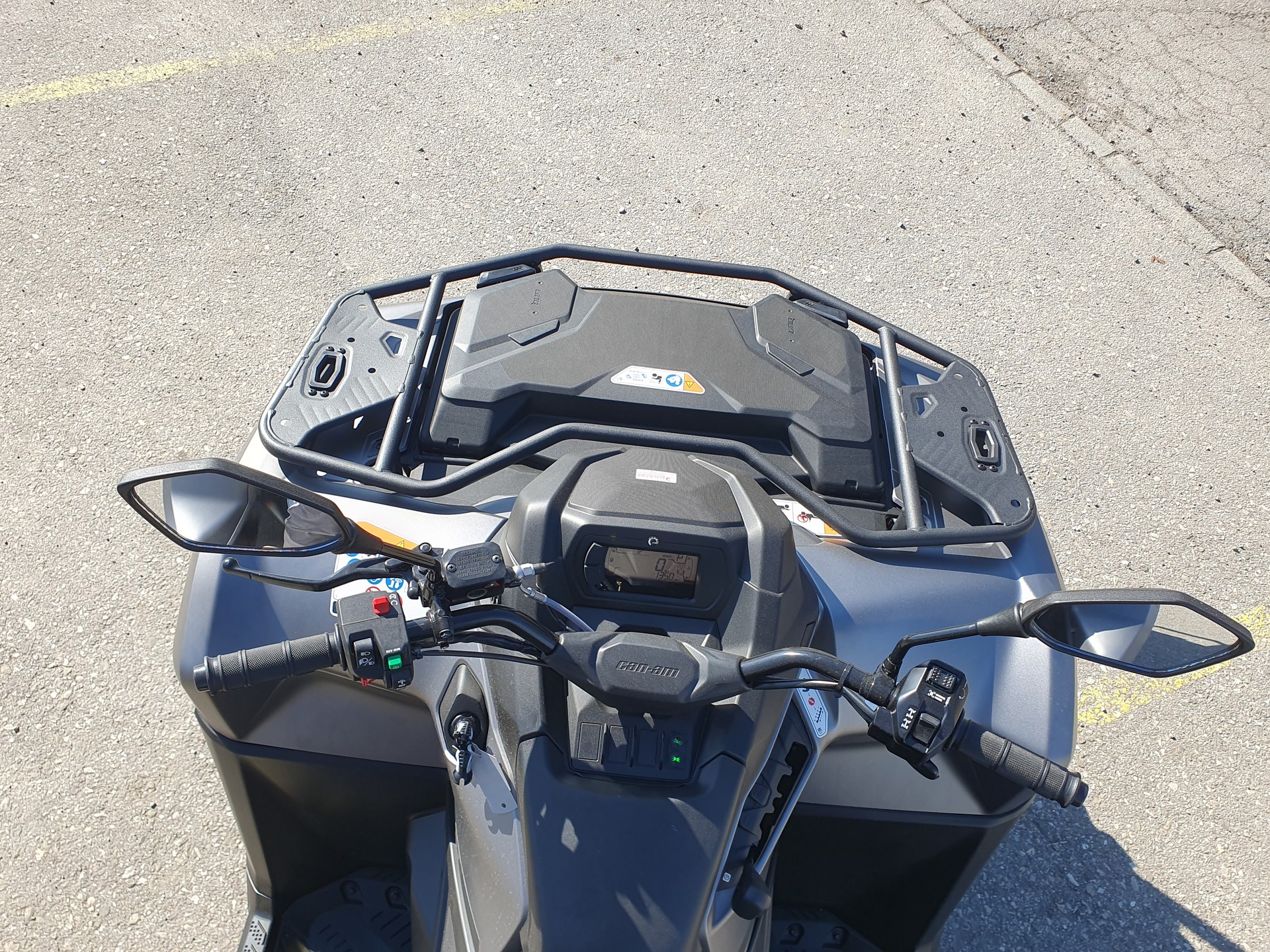 CAN-AM Outlander 700 MAX XT ABS-image-4