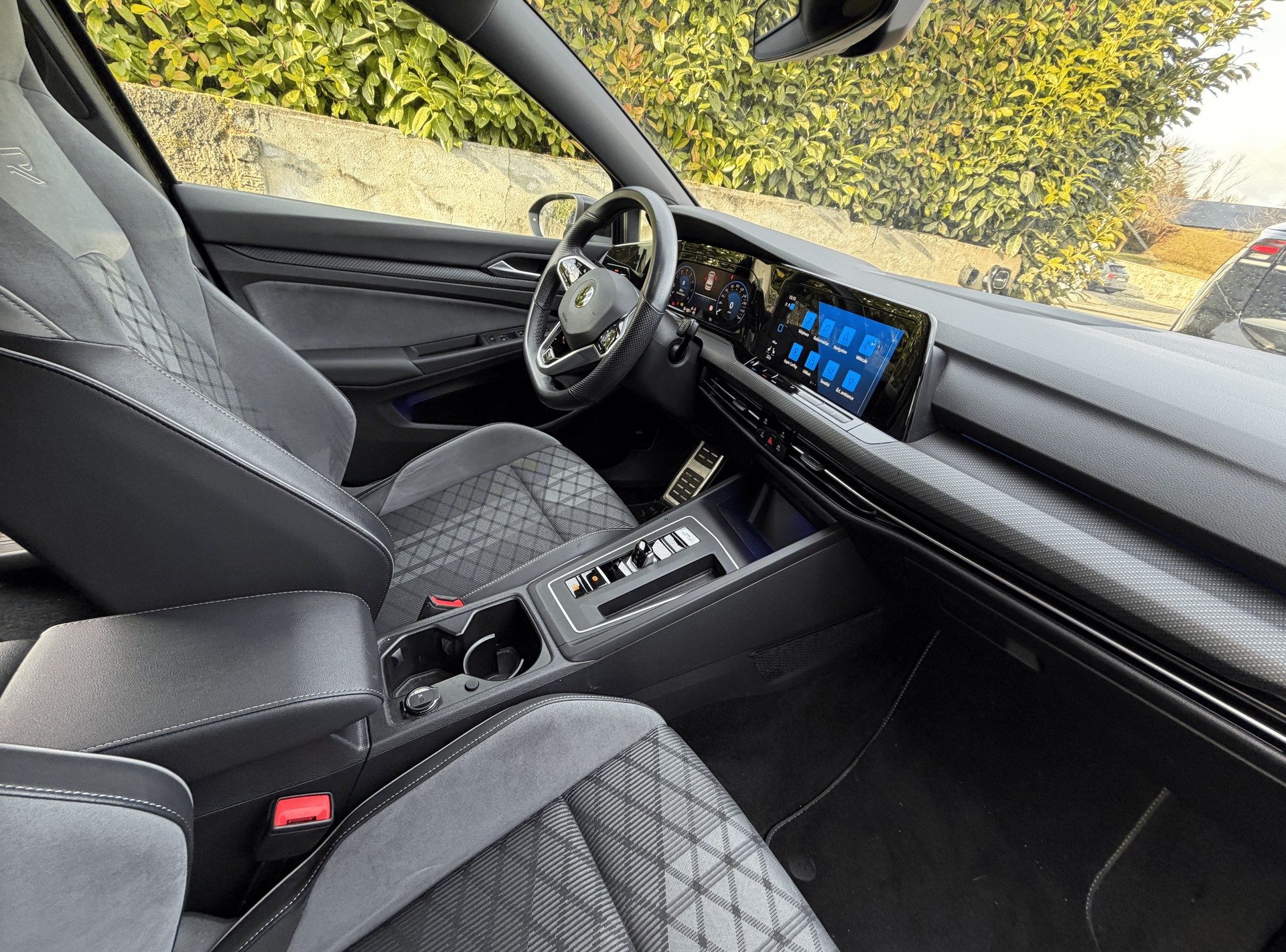 VW VW Golf 8 1.5eTSIevo R-Line-image-4