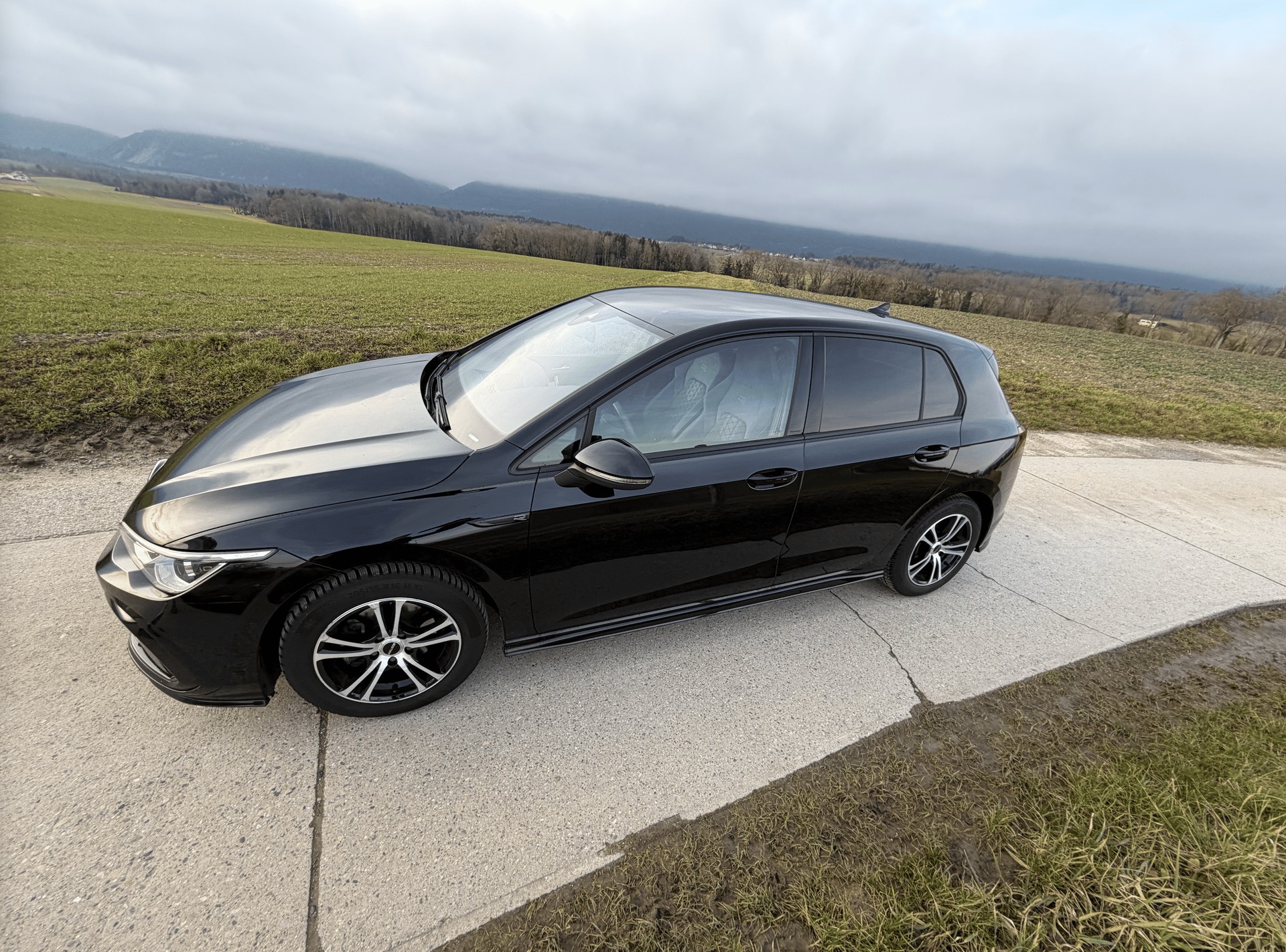 VW VW Golf 8 1.5eTSIevo R-Line-image-1