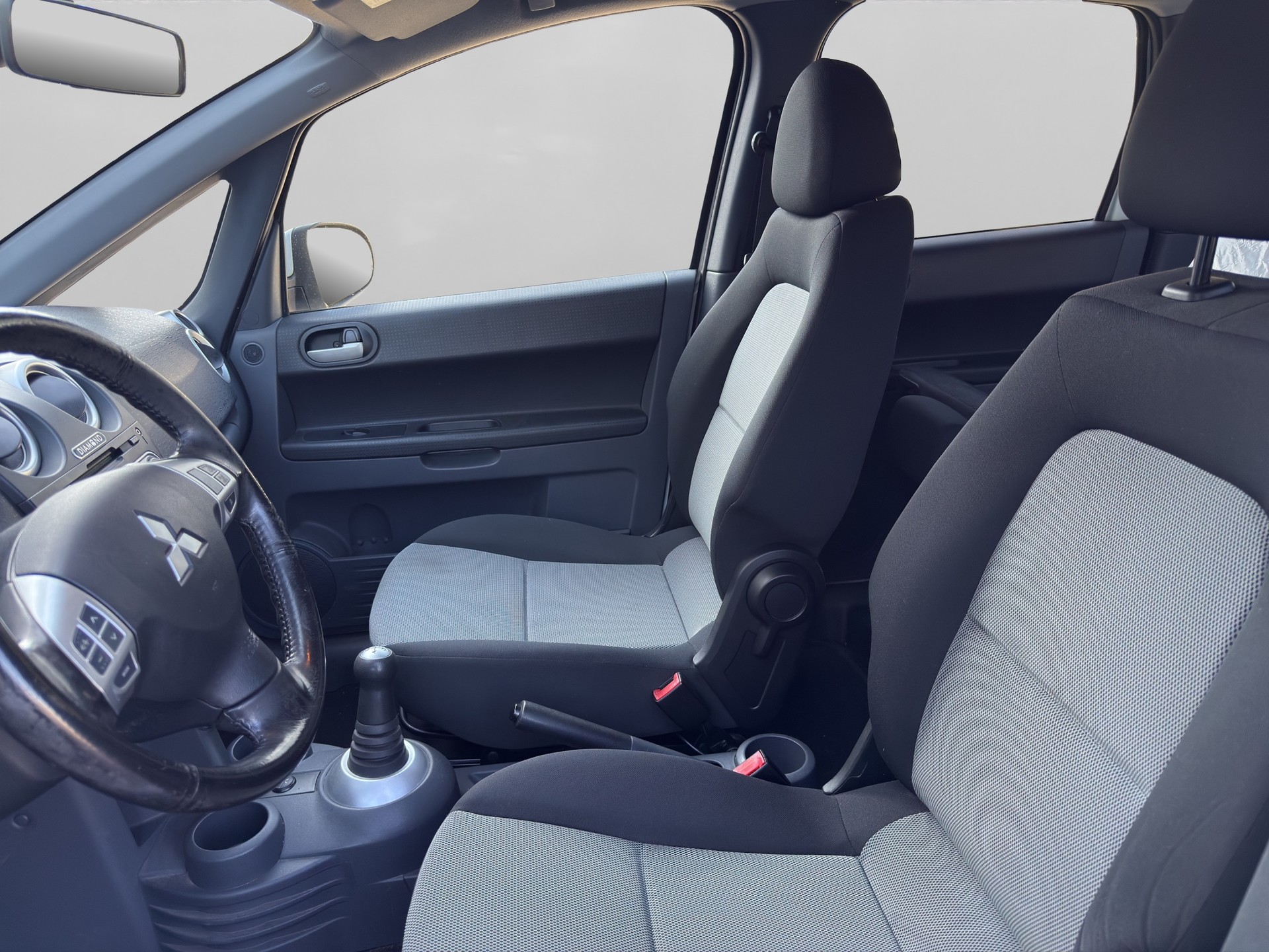 MITSUBISHI Colt 1.3 16V Diamond Allshift-image-8