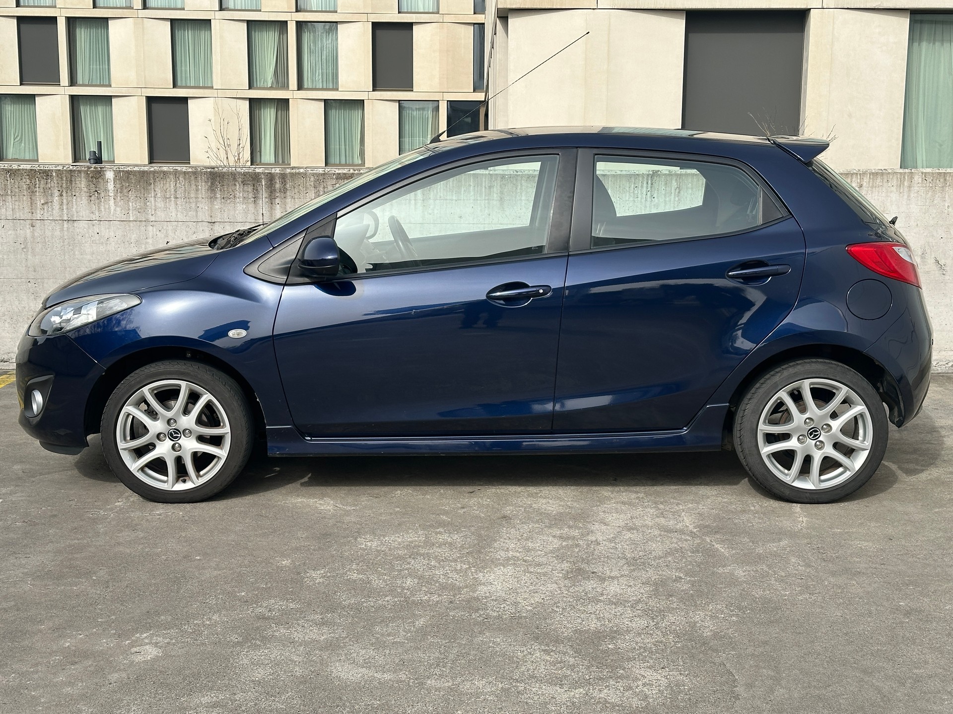 MAZDA 2 1.5i 16V Sport-image-2
