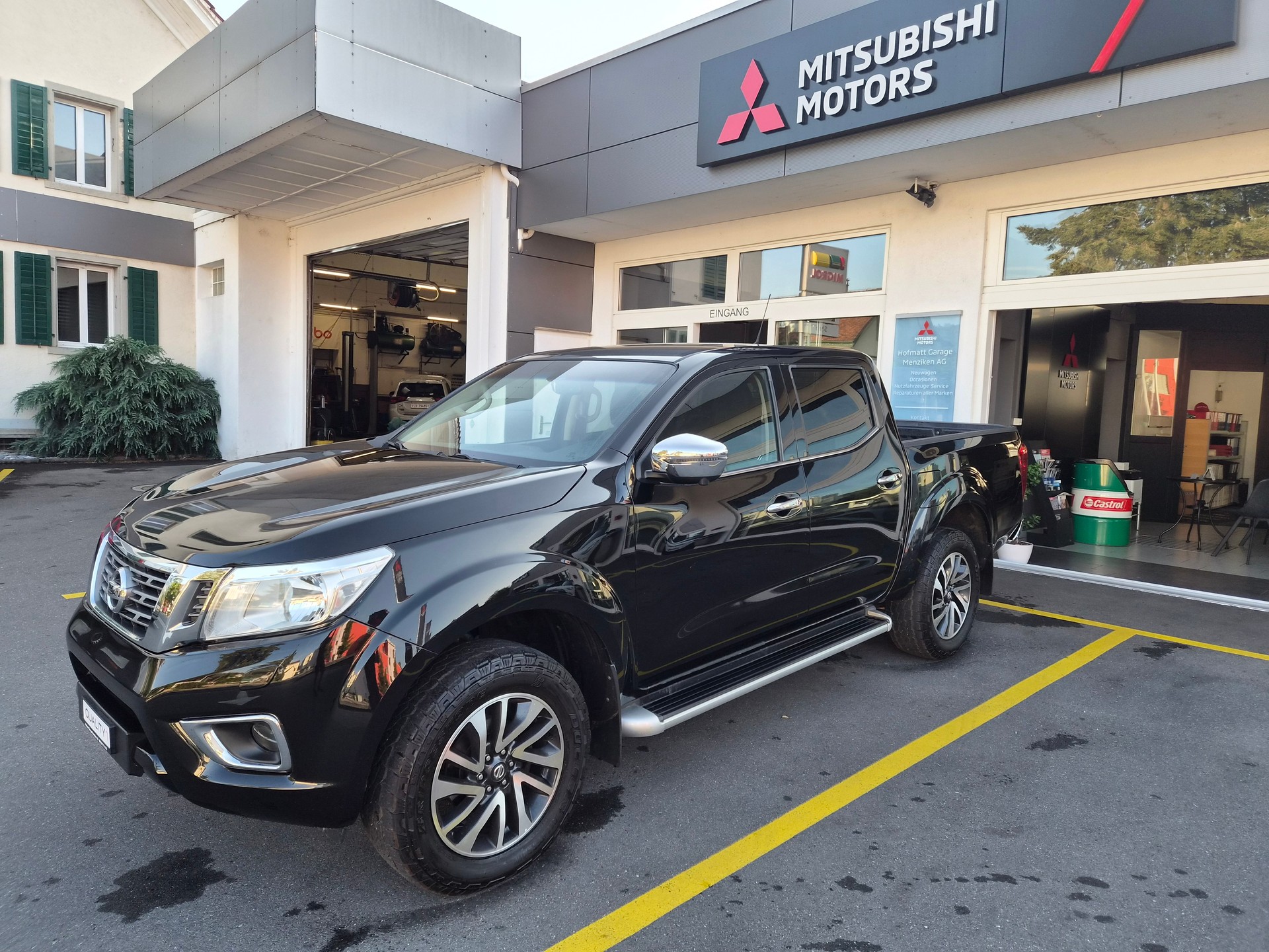 NISSAN Navara Double Cab Tekna 2.3 dCi 4WD Automatic-image-2