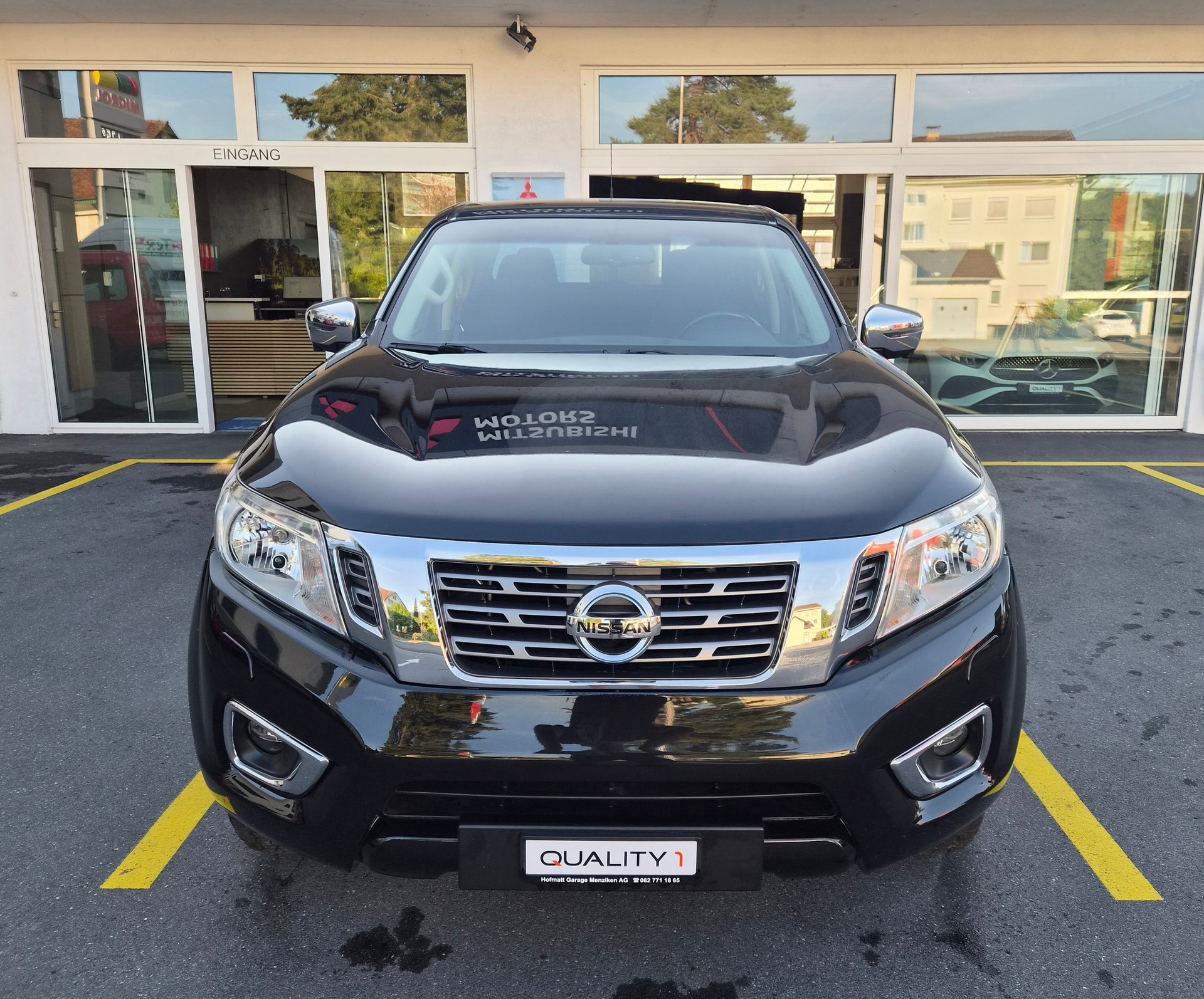 NISSAN Navara Double Cab Tekna 2.3 dCi 4WD Automatic-image-1
