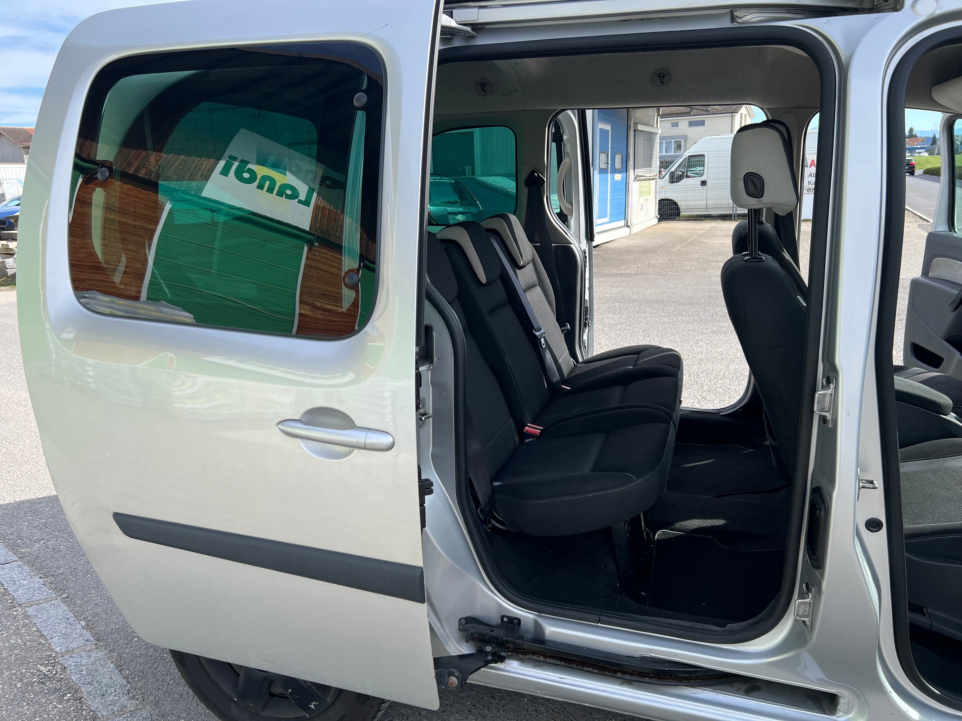RENAULT Kangoo 1.5 dCi Swiss Edition-image-10