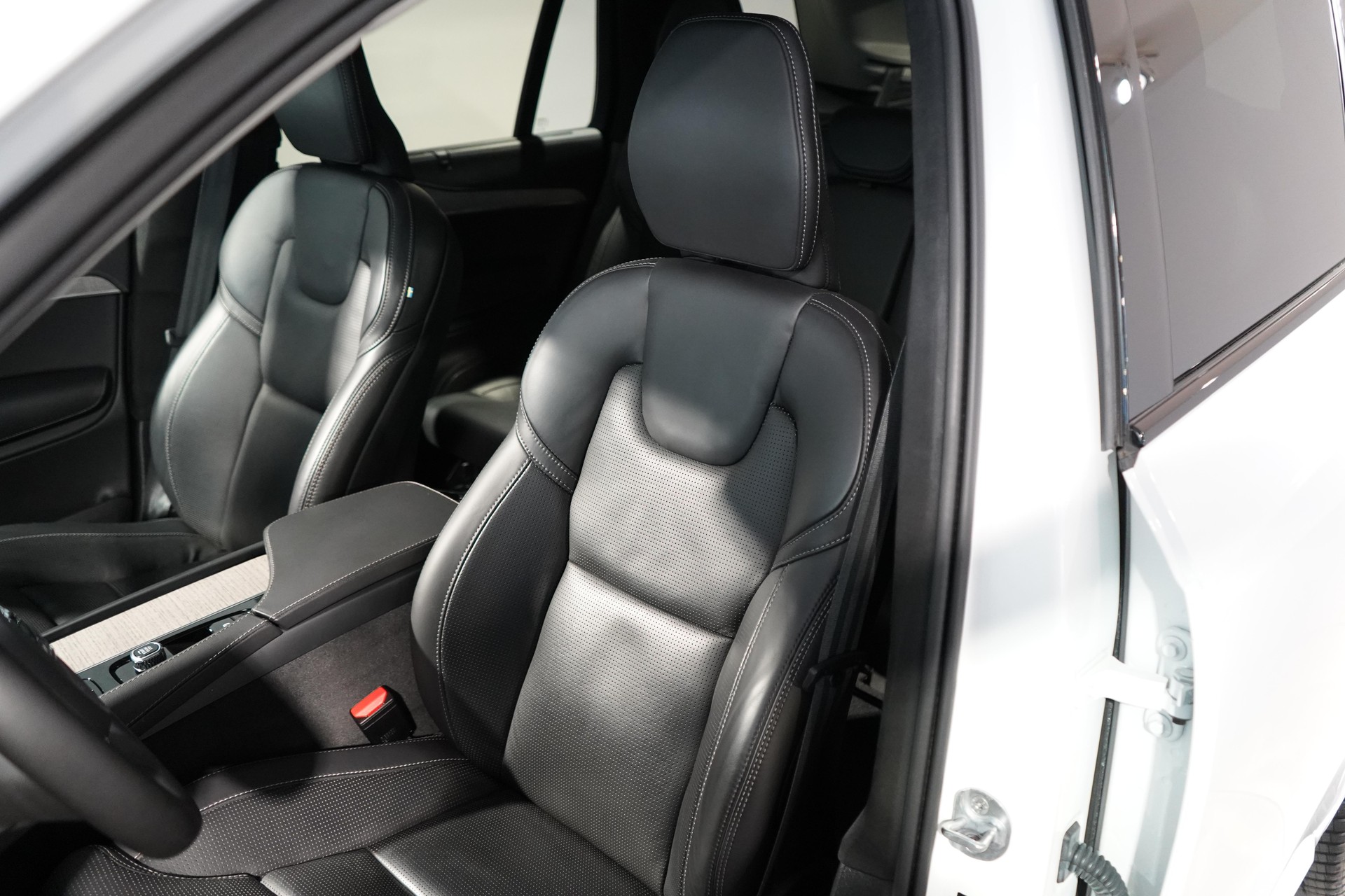 VOLVO XC90 2.0 T8 TE XCLUSIVE Dark 7P. eAWD-image-4