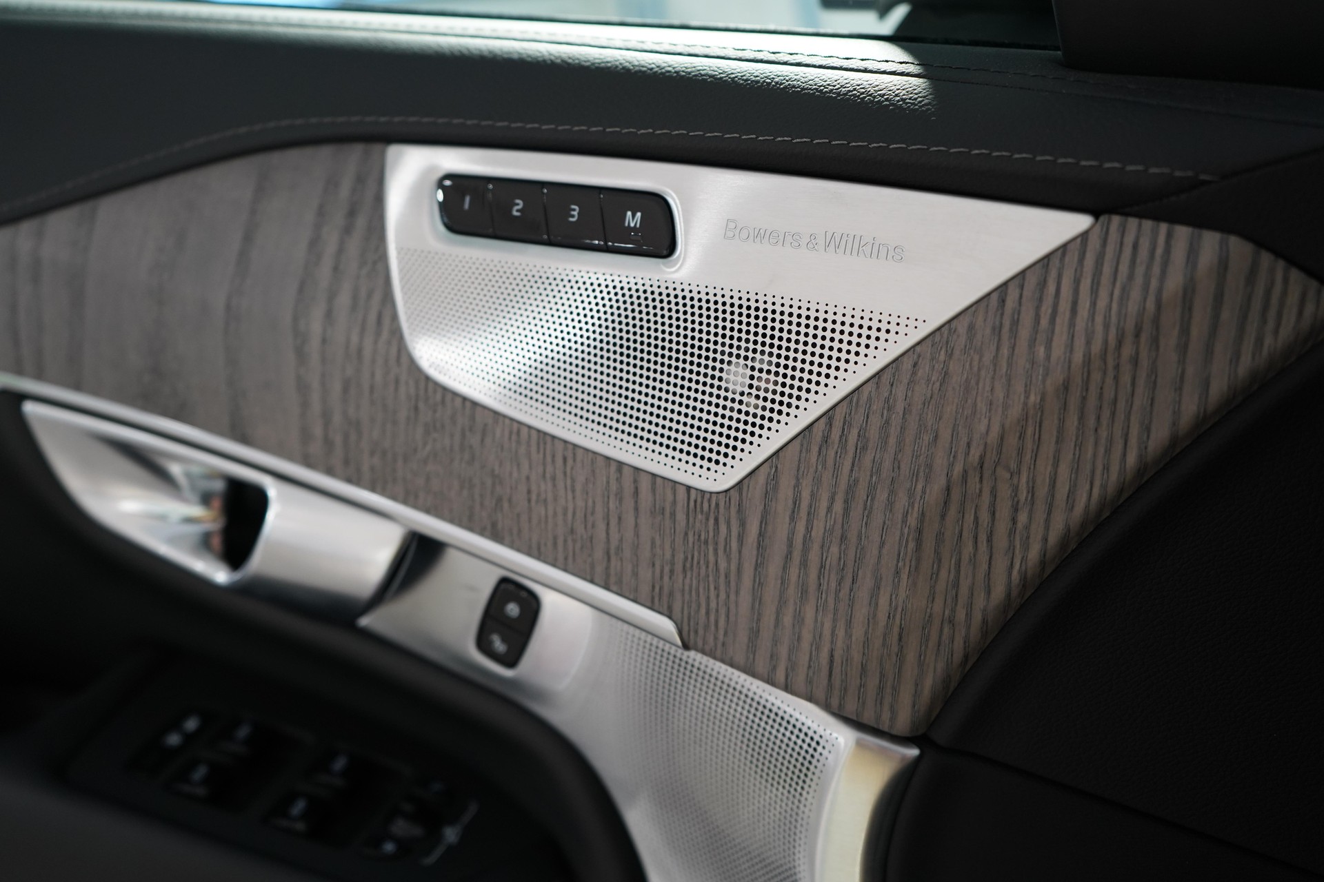 VOLVO XC90 2.0 T8 TE XCLUSIVE Dark 7P. eAWD-image-16