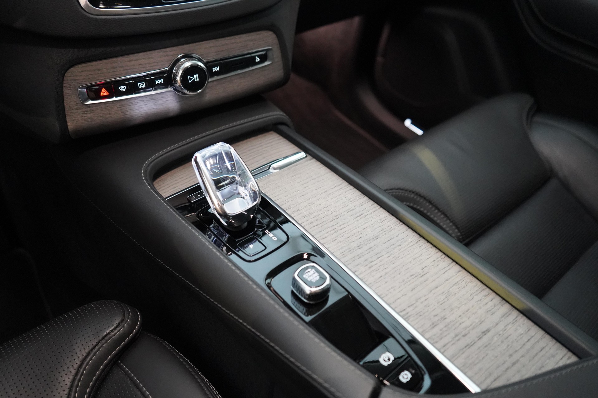 VOLVO XC90 2.0 T8 TE XCLUSIVE Dark 7P. eAWD-image-11