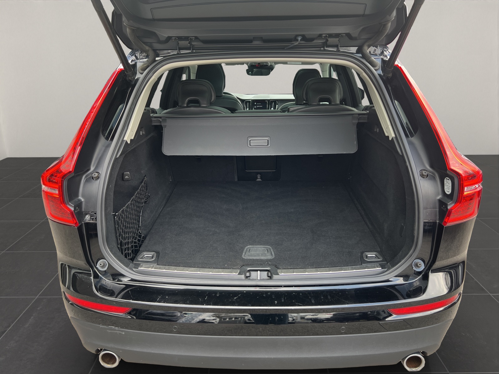 VOLVO XC60 2.0 B4 MH Momentum AWD-image-12