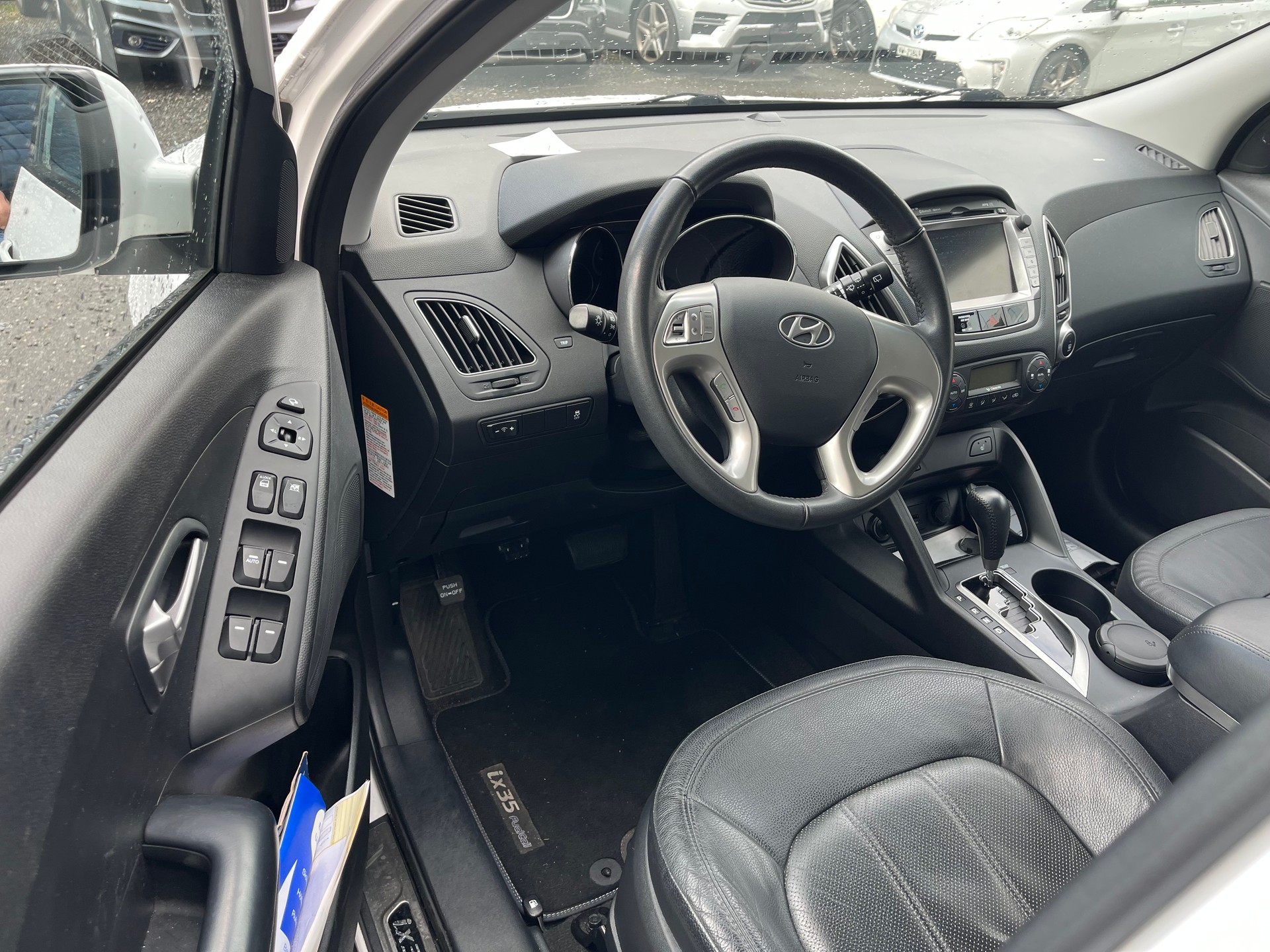 HYUNDAI iX 35 Fuel Cell 2WD-image-8