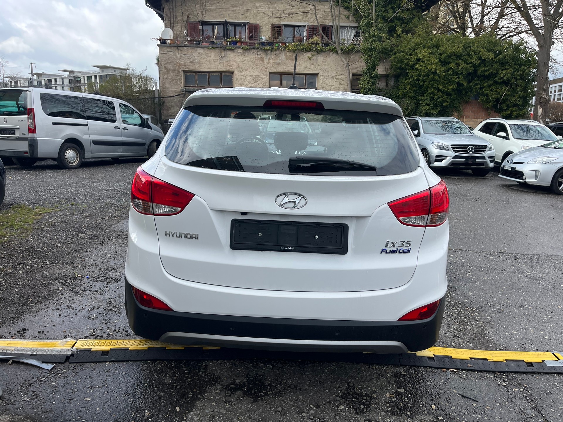HYUNDAI iX 35 Fuel Cell 2WD-image-3