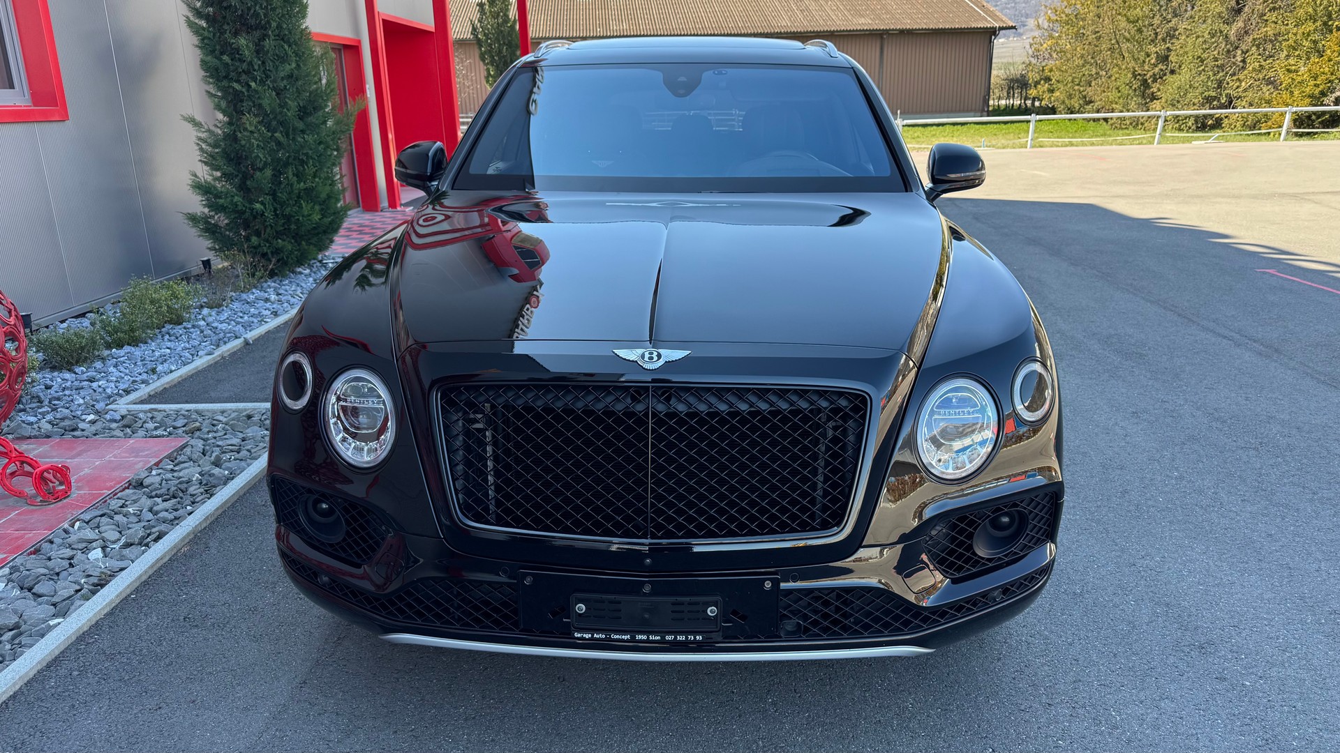 BENTLEY Bentayga V8-showroom-element-3