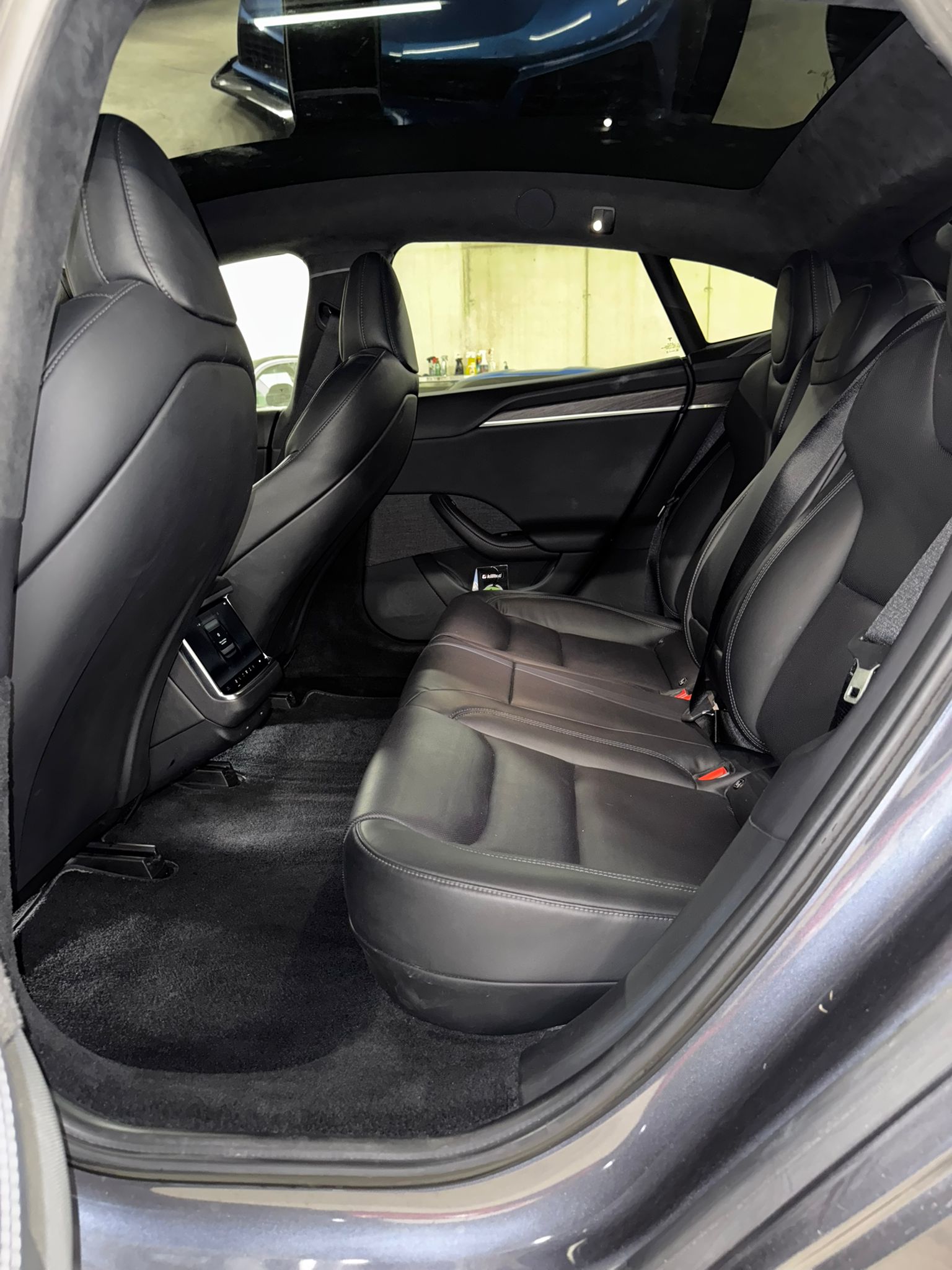 TESLA Model S-image-11