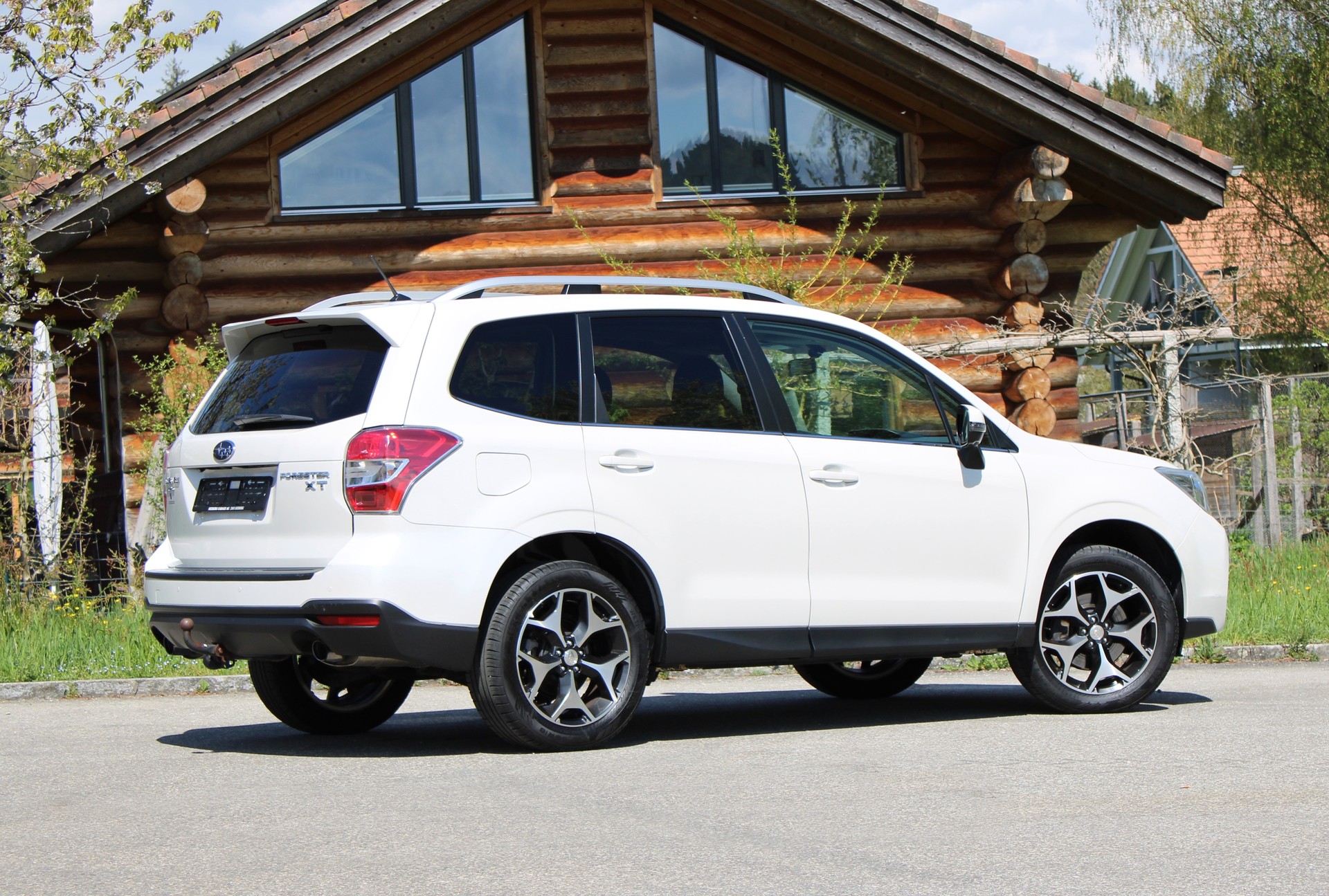 SUBARU Forester 2.0XT Luxury Lineartronic-image-6