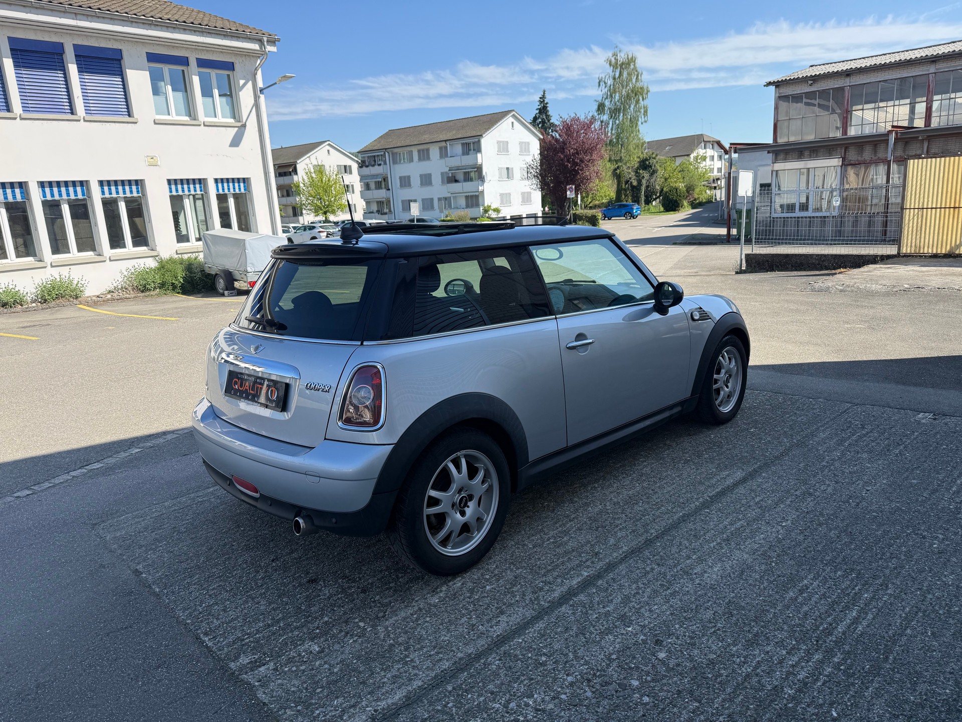 MINI Cooper-image-2
