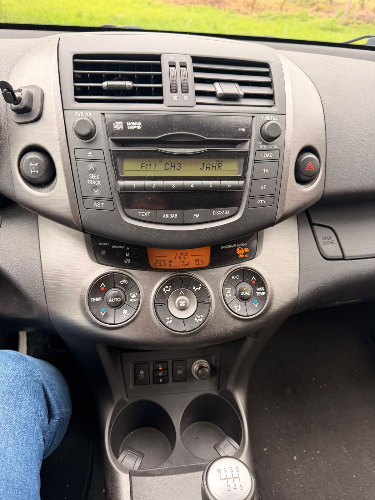 TOYOTA RAV-4 2.0 16V-image-5