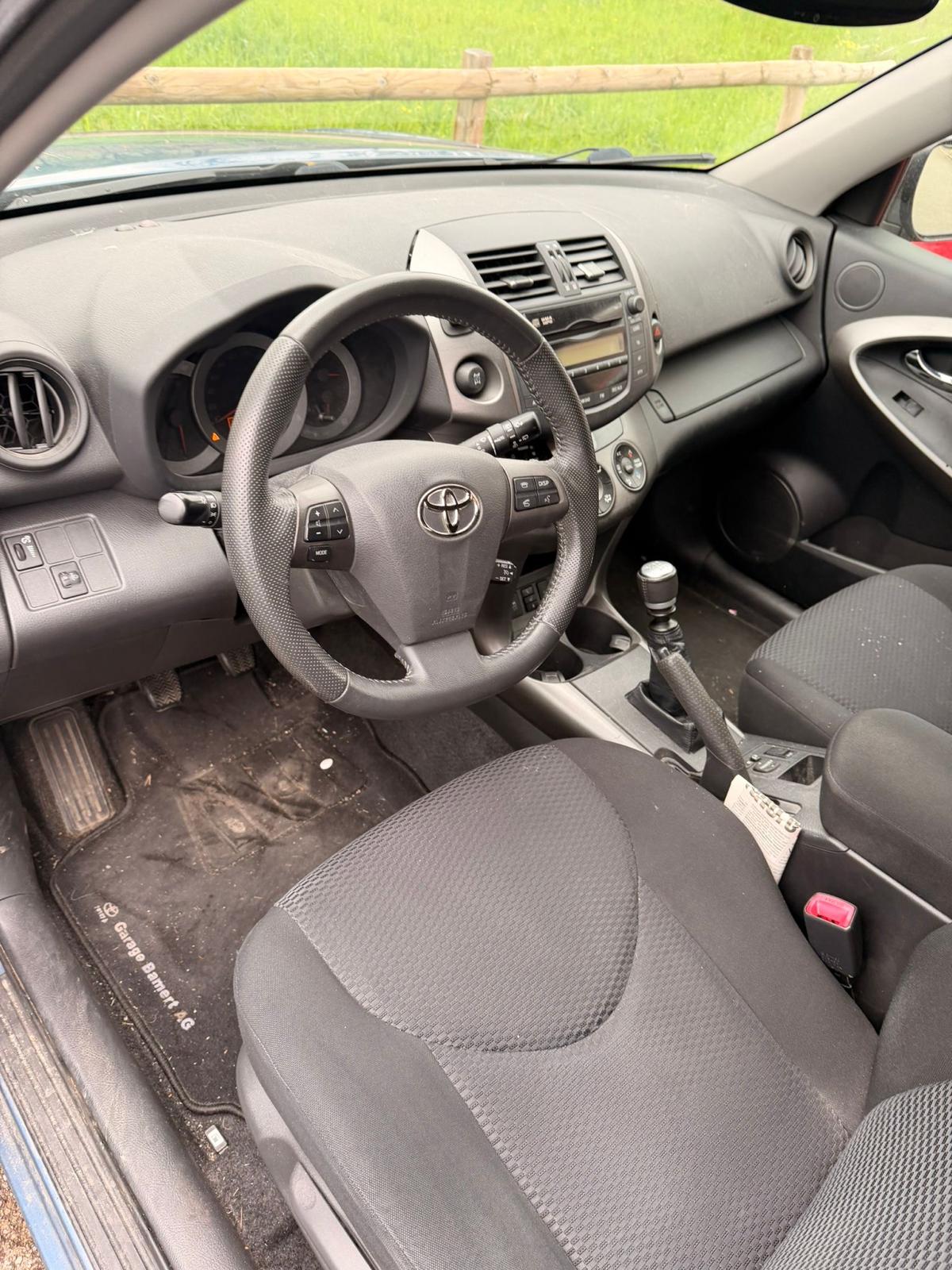 TOYOTA RAV-4 2.0 16V-image-6