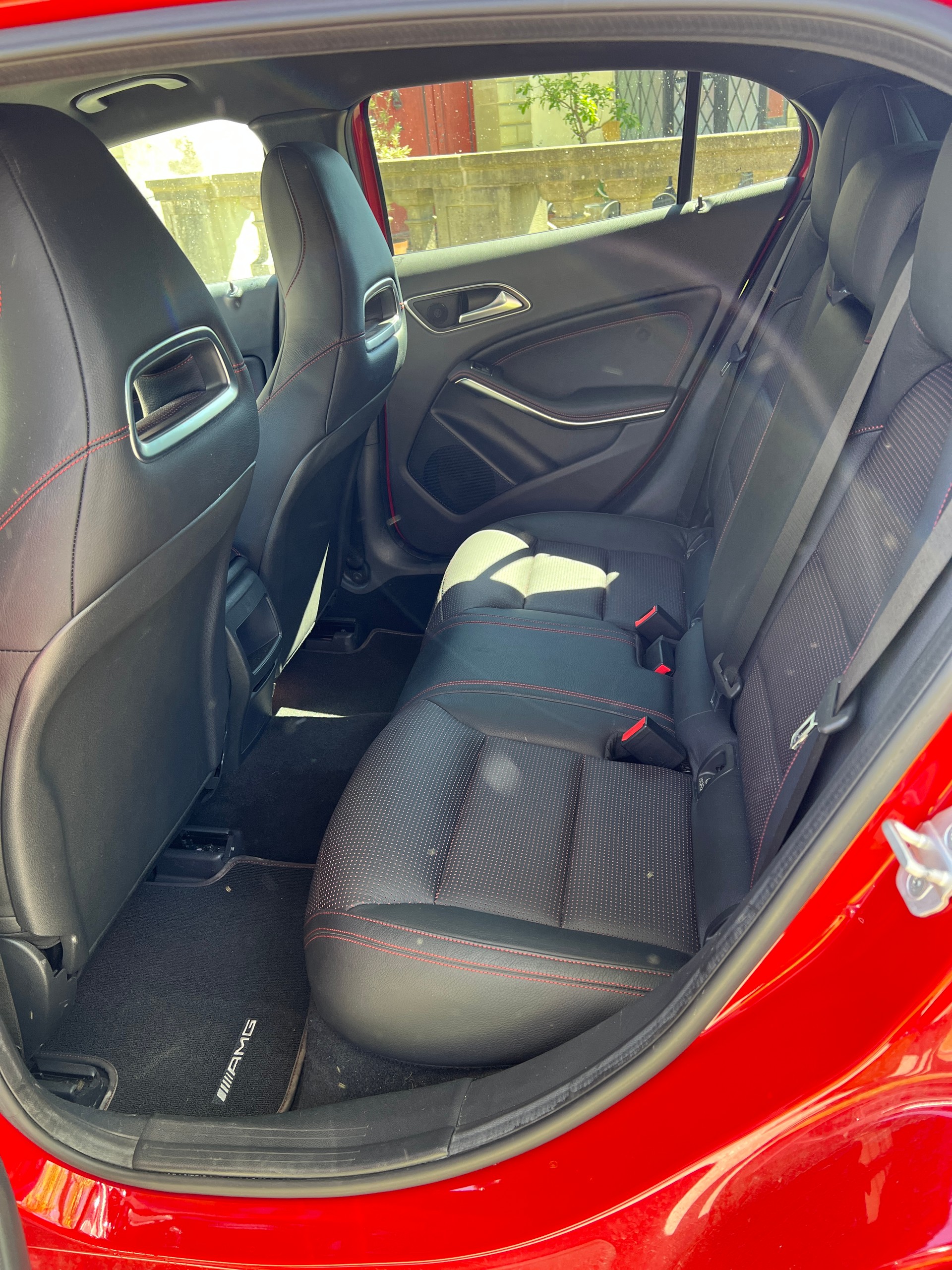 MERCEDES-BENZ GLA 250 AMG Line 4Matic 7G-DCT-image-9