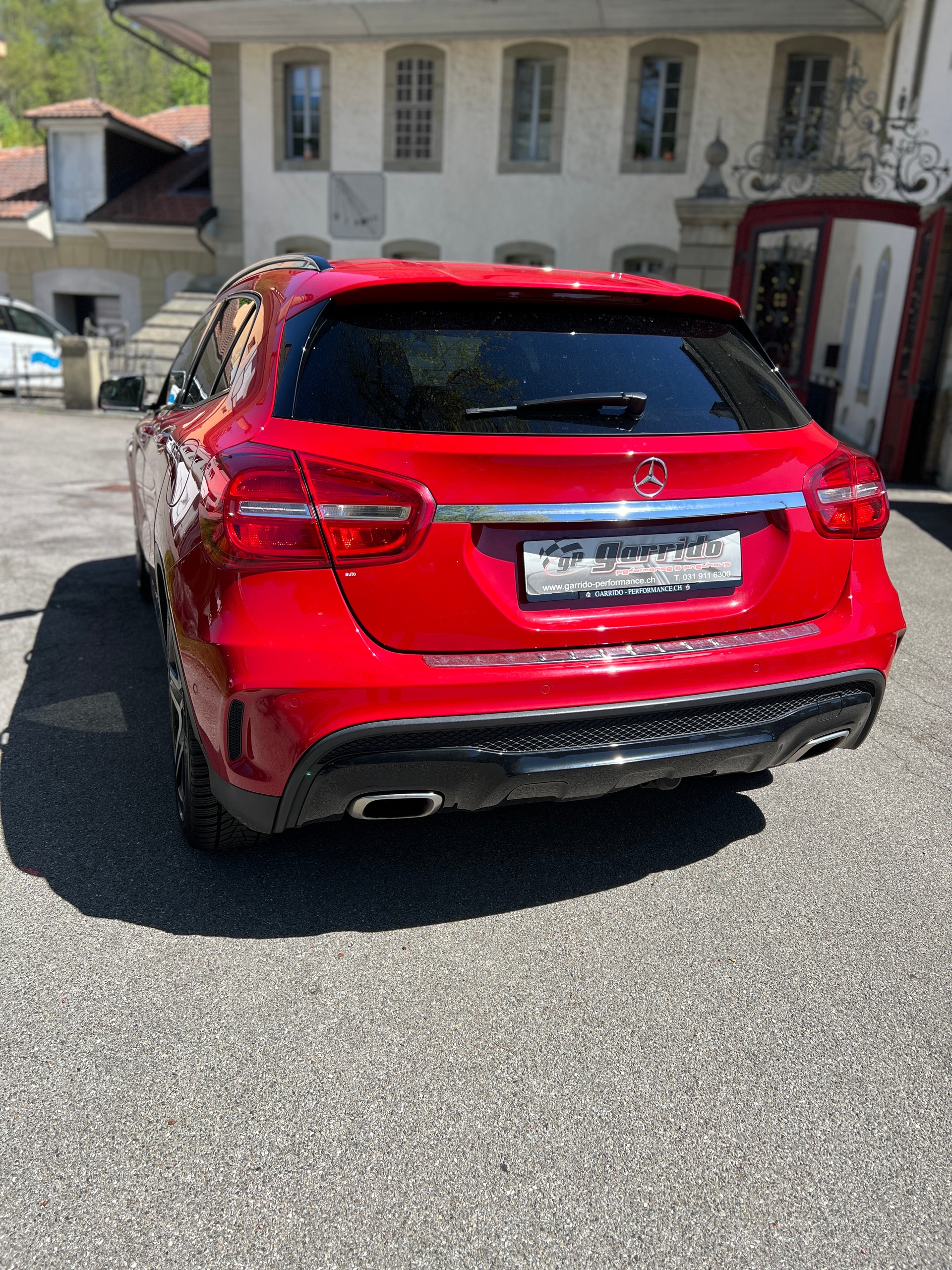 MERCEDES-BENZ GLA 250 AMG Line 4Matic 7G-DCT-image-3