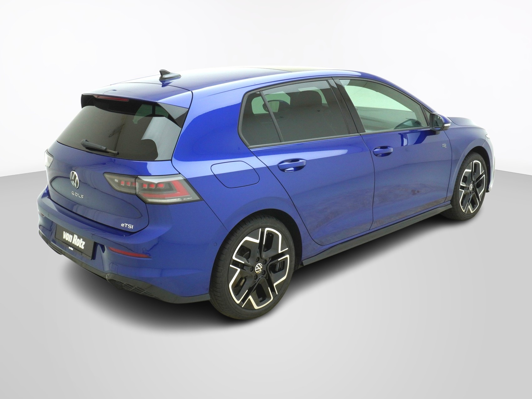VW Golf VIII 1.5 eTSI R-Line DSG-image-5