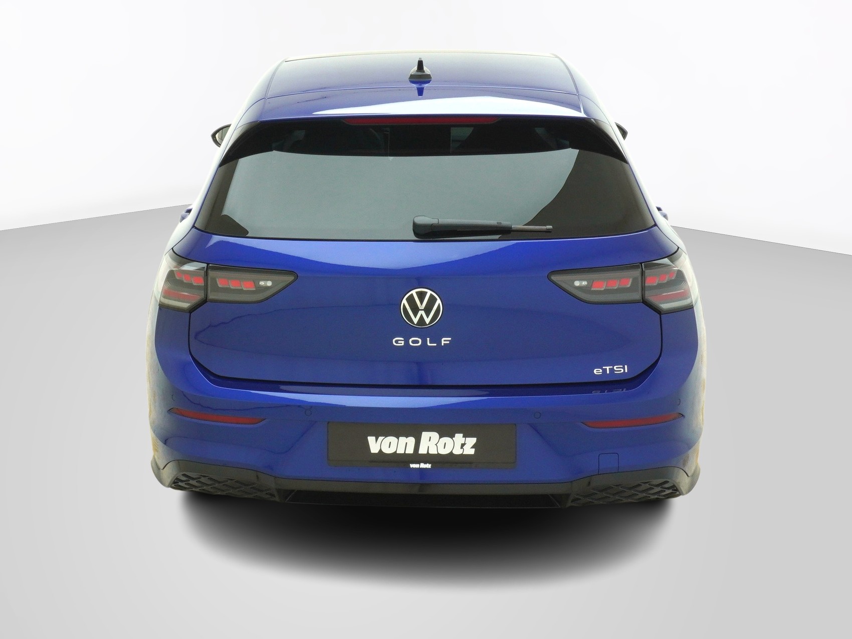 VW Golf VIII 1.5 eTSI R-Line DSG-image-2