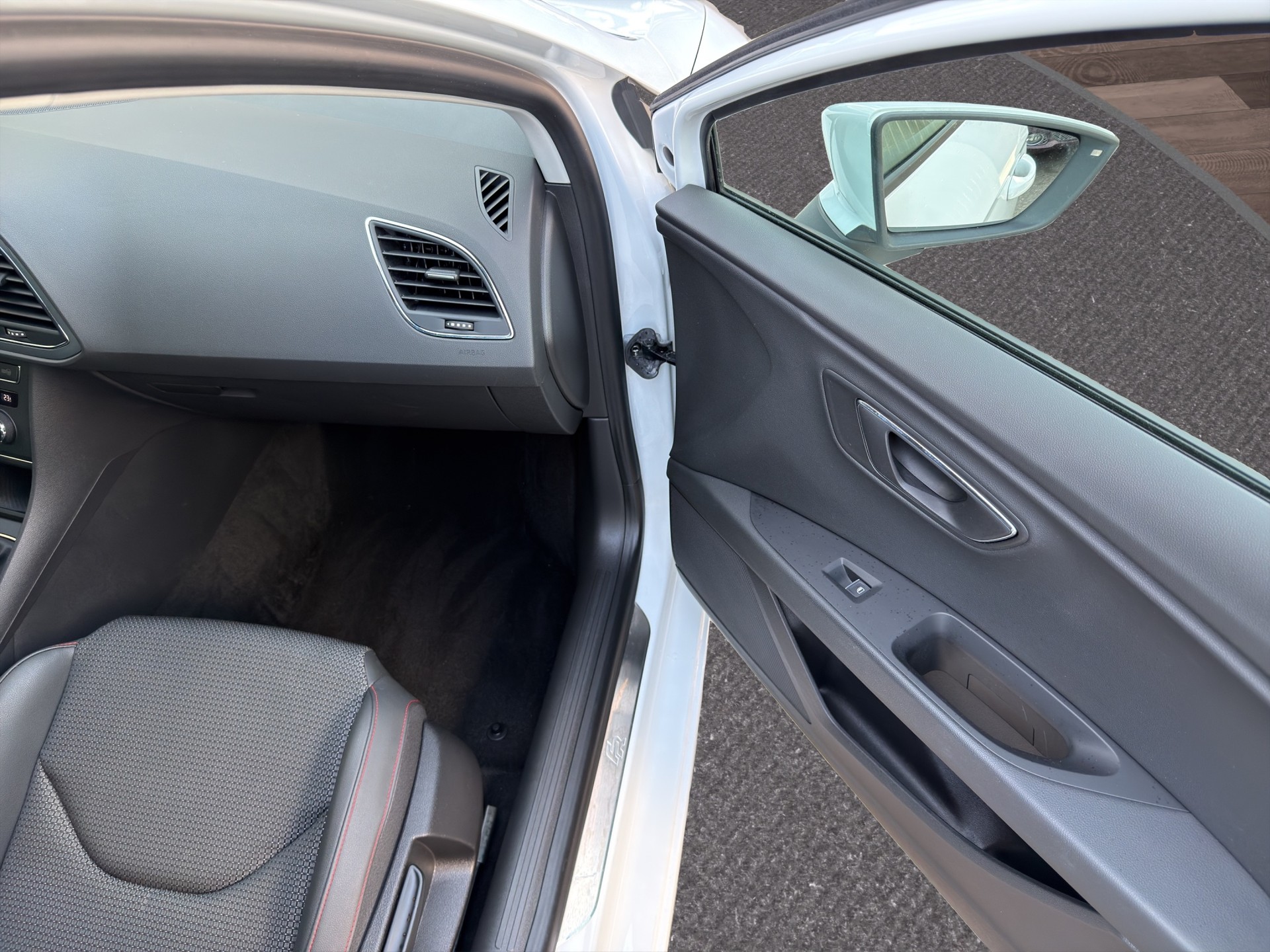 SEAT Leon 2.0 TDI FR-image-20