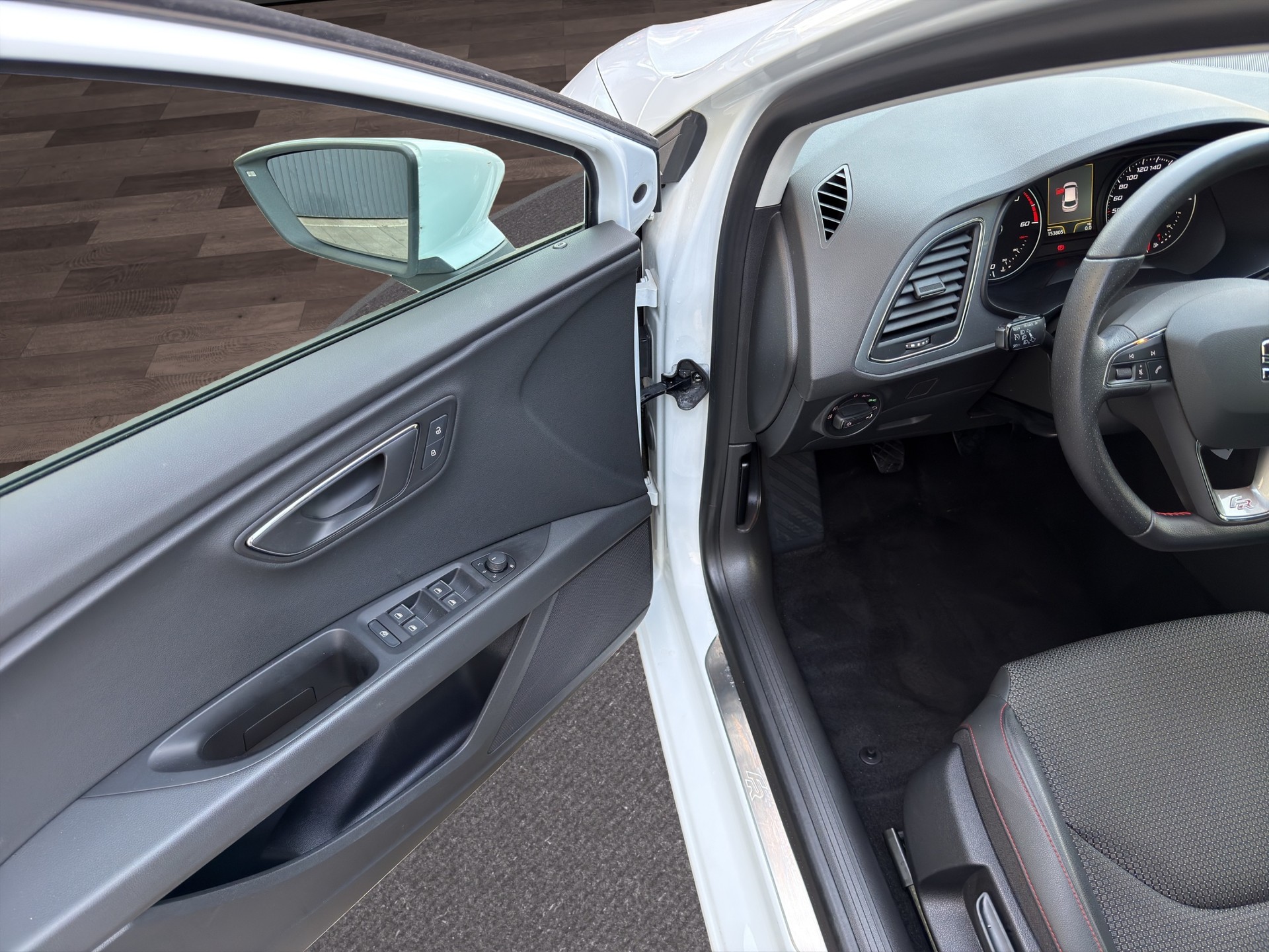 SEAT Leon 2.0 TDI FR-image-19