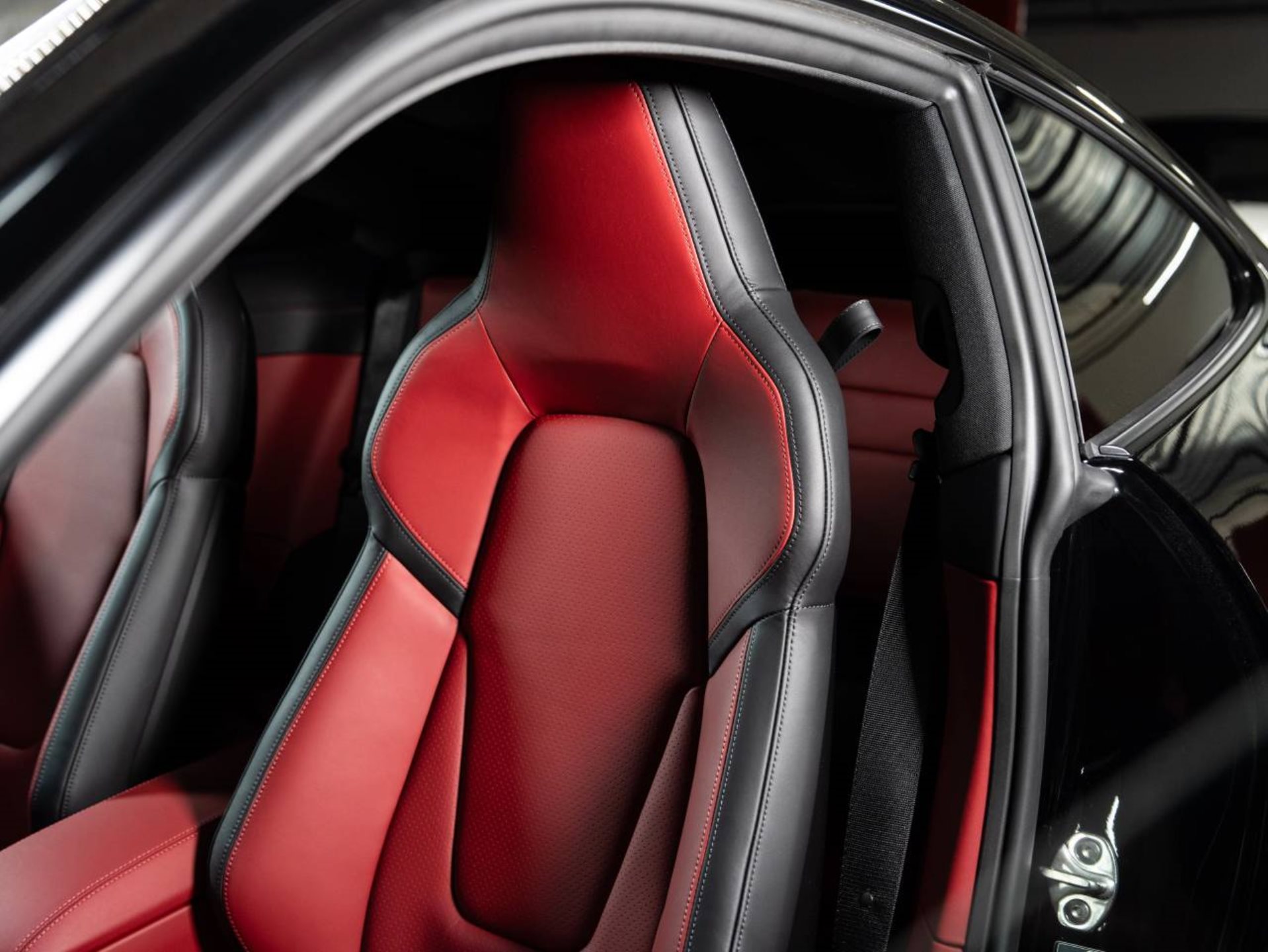 PORSCHE 911 Carrera S-image-14