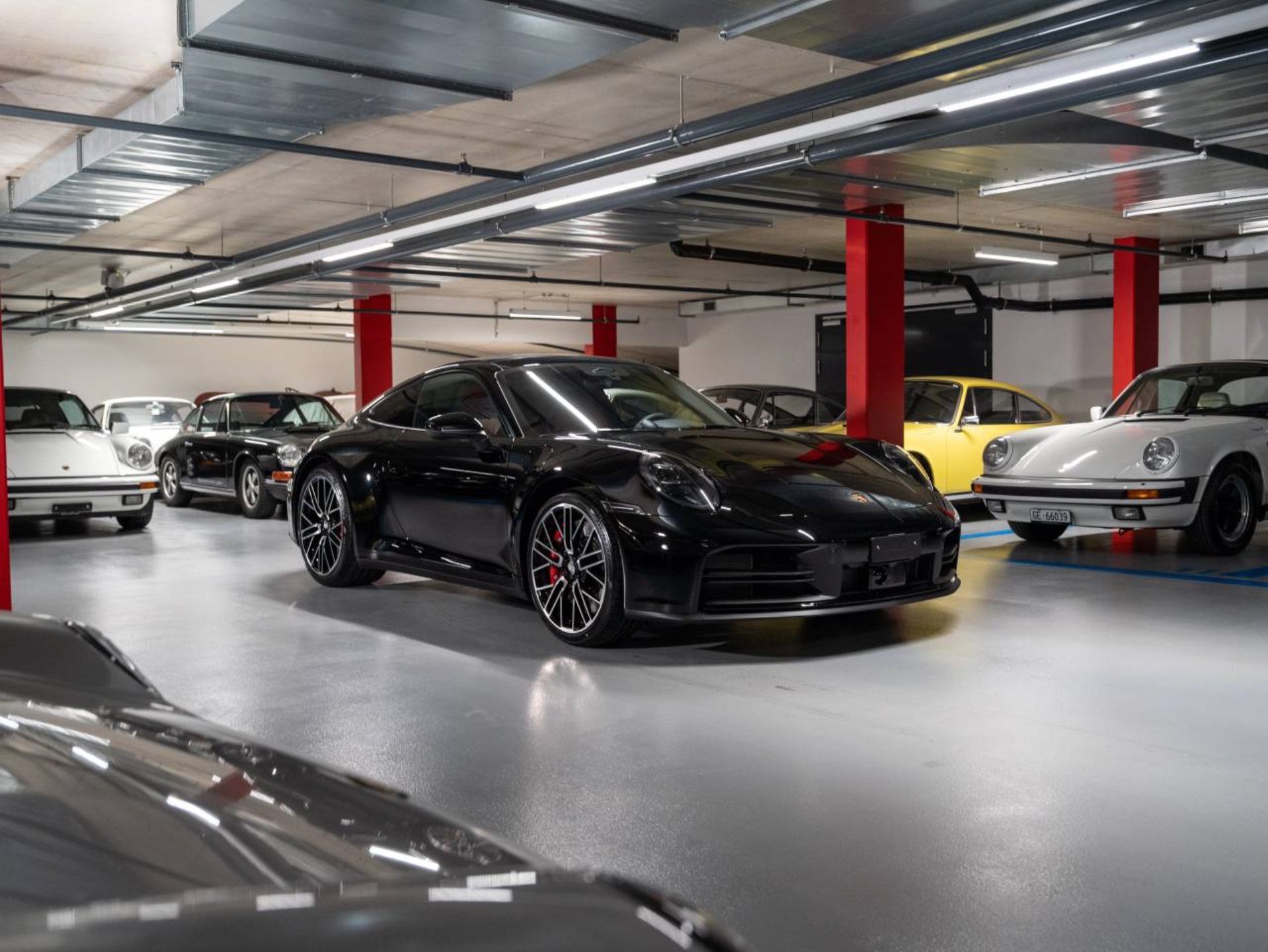 PORSCHE 911 Carrera S-image-6