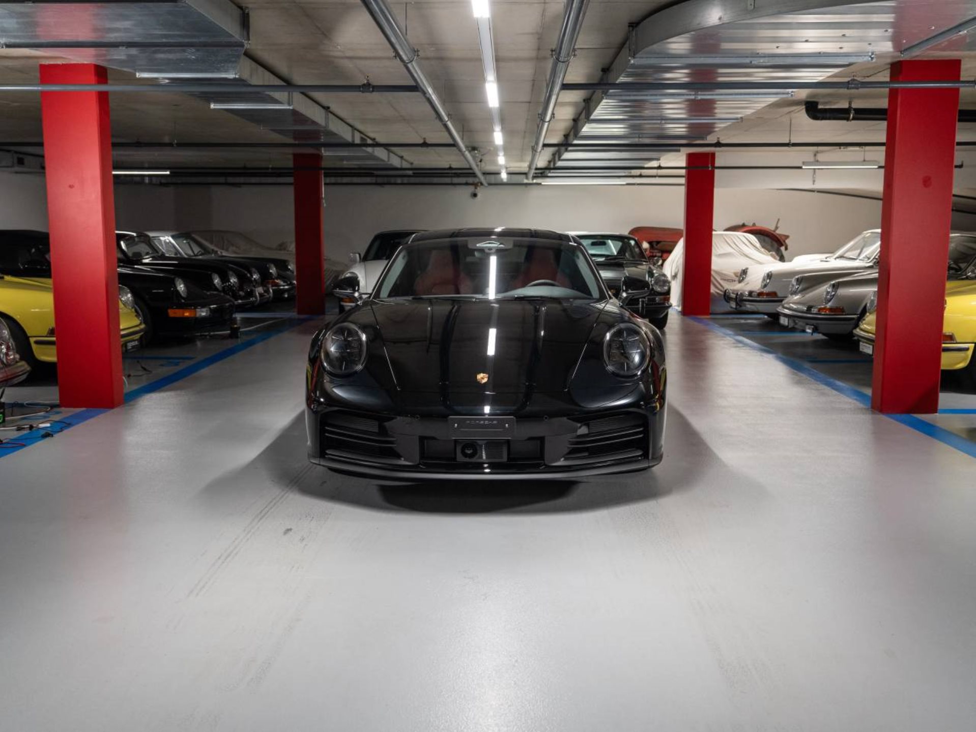 PORSCHE 911 Carrera S-showroom-element-1
