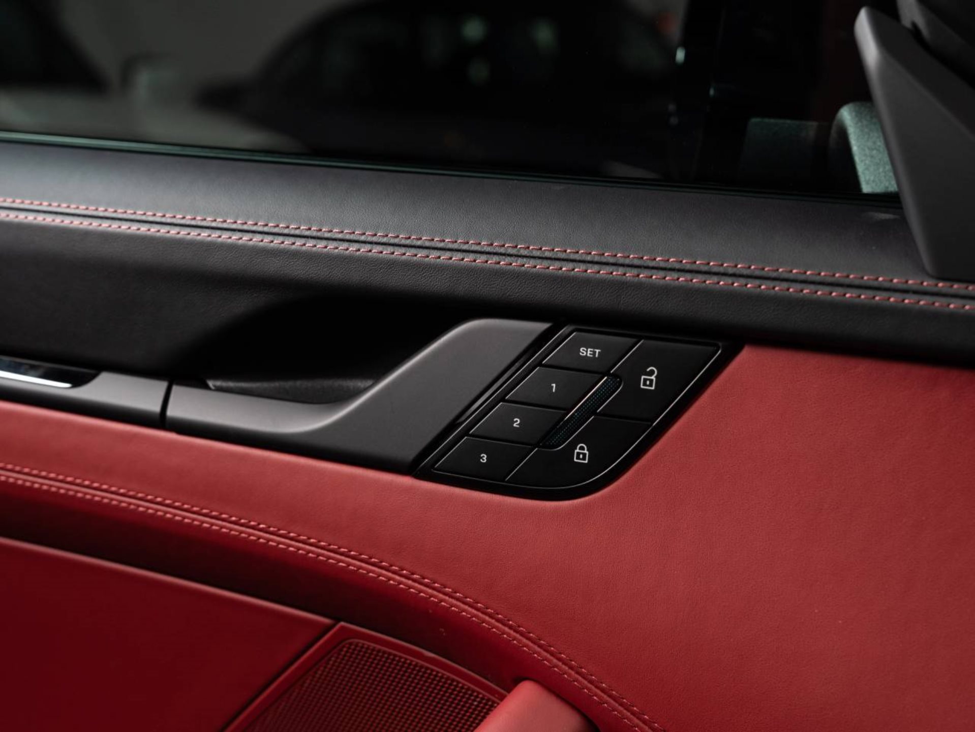 PORSCHE 911 Carrera S-image-18