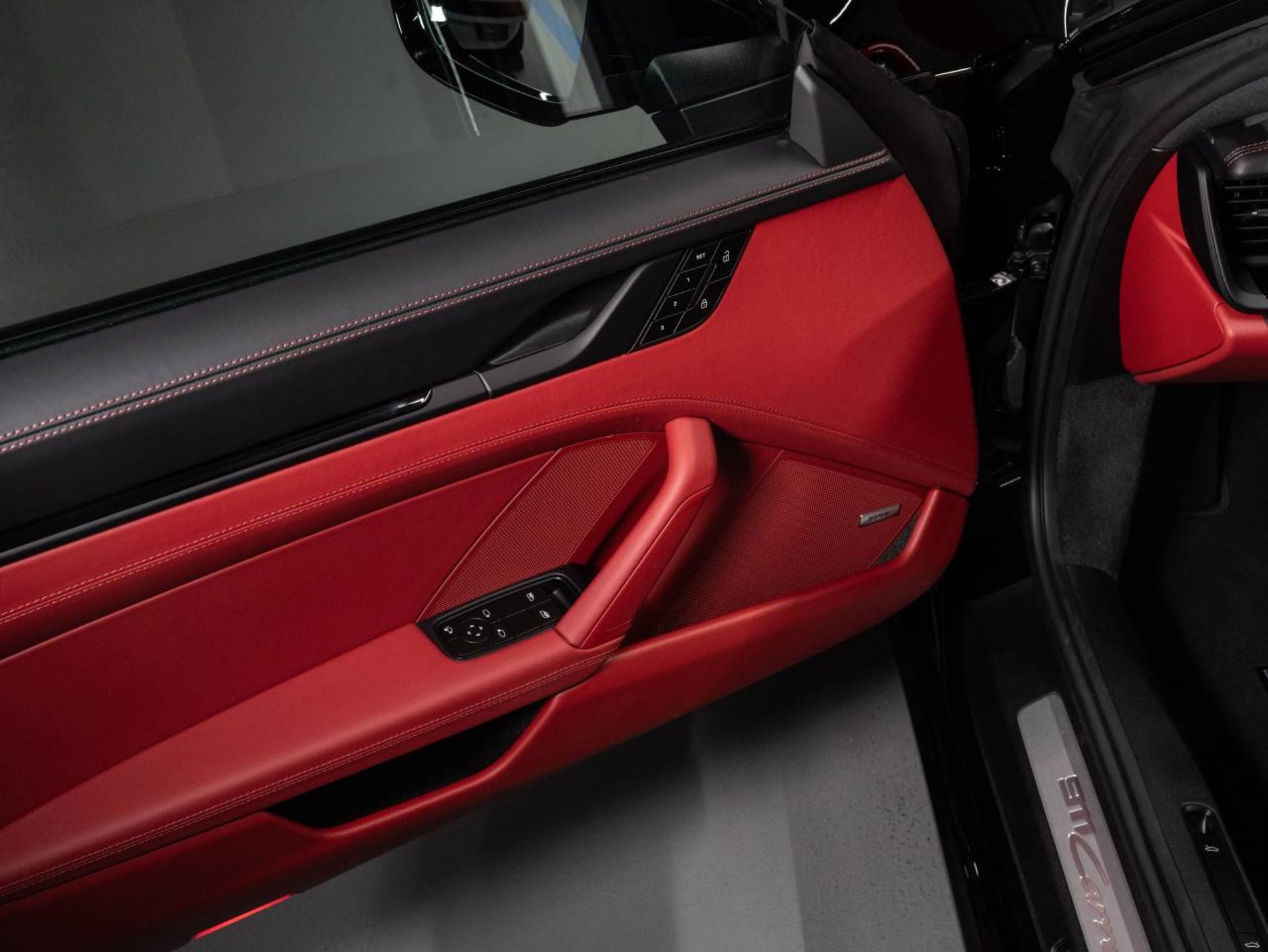 PORSCHE 911 Carrera S-image-17