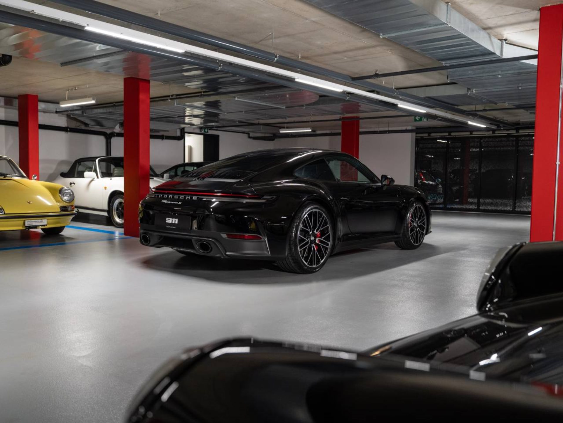 PORSCHE 911 Carrera S-image-7