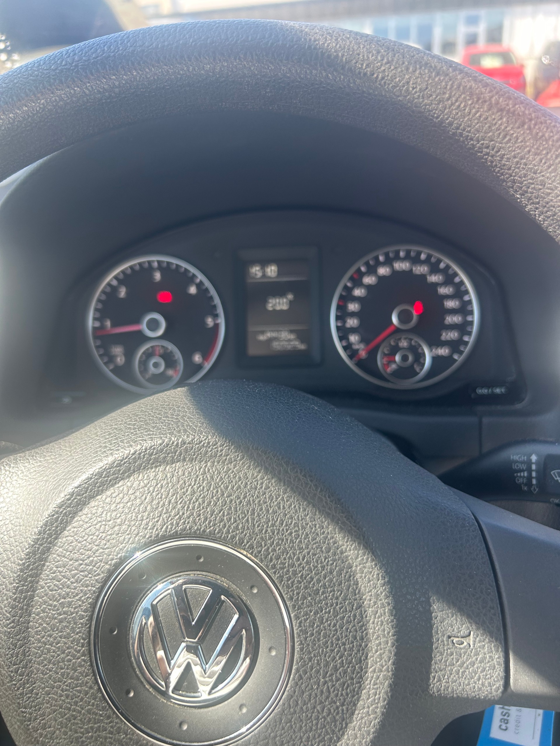 VW Golf Plus-showroom-element-1