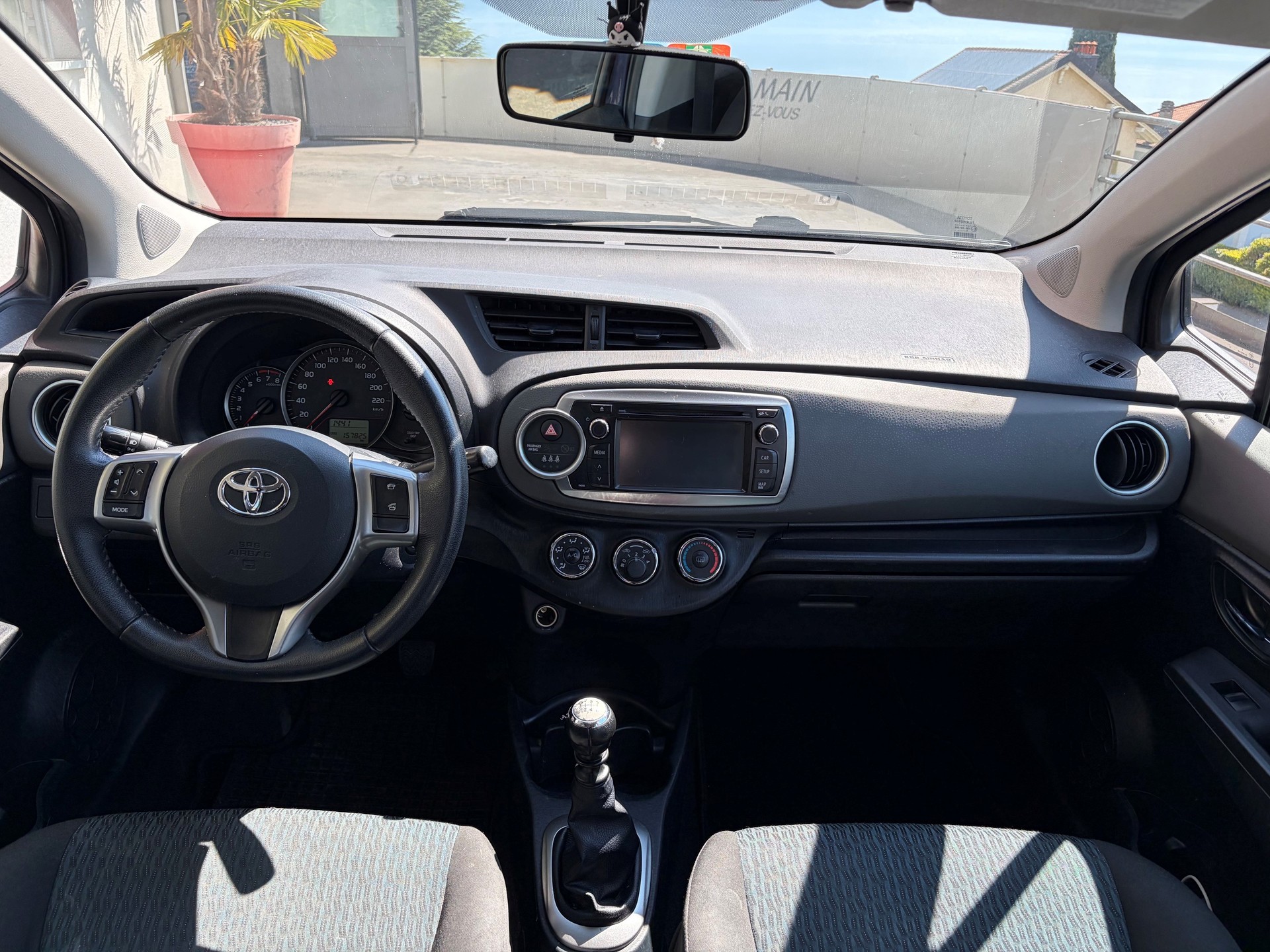 TOYOTA Yaris 1.33 Style-image-7