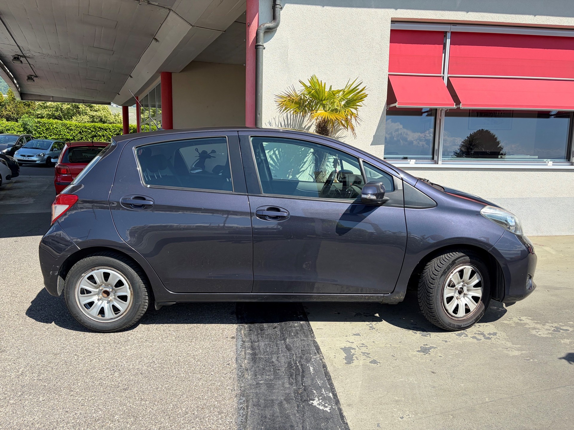 TOYOTA Yaris 1.33 Style-image-2