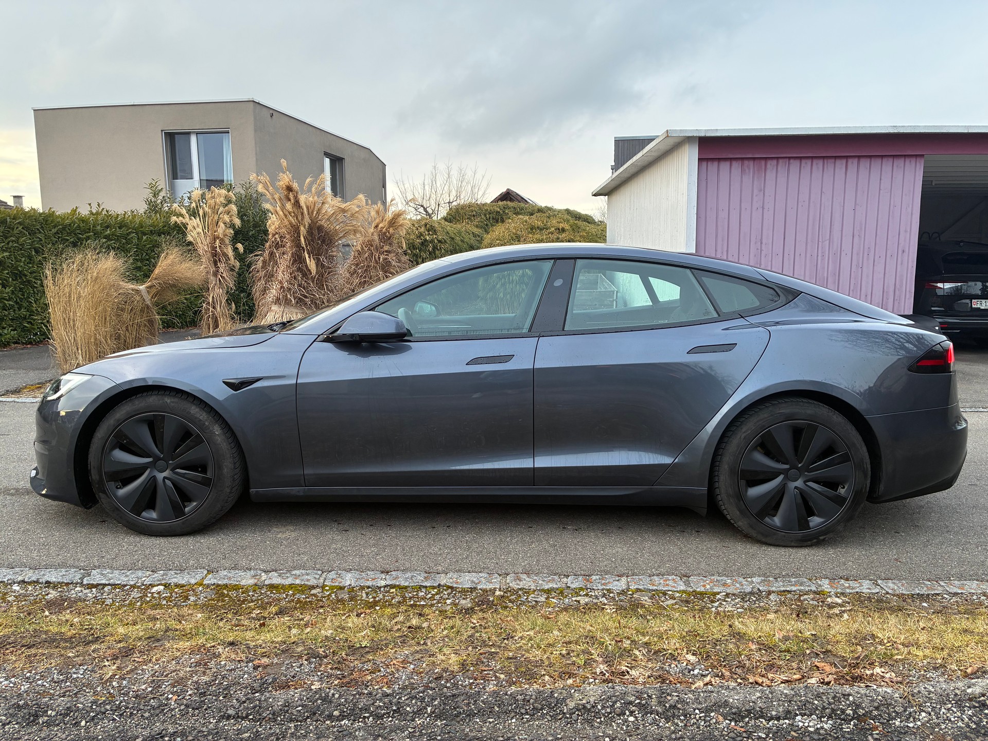 TESLA MODEL S-image-0