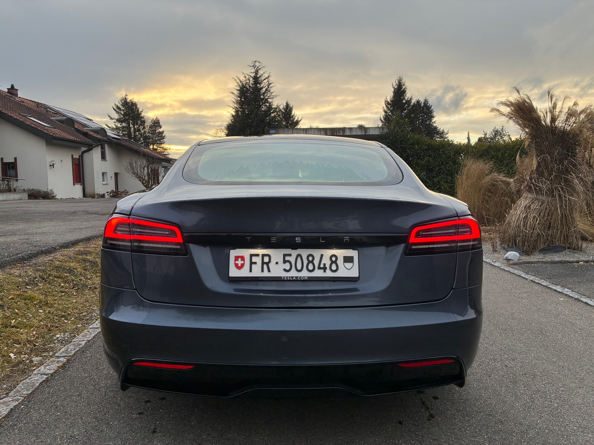 TESLA MODEL S-image-3