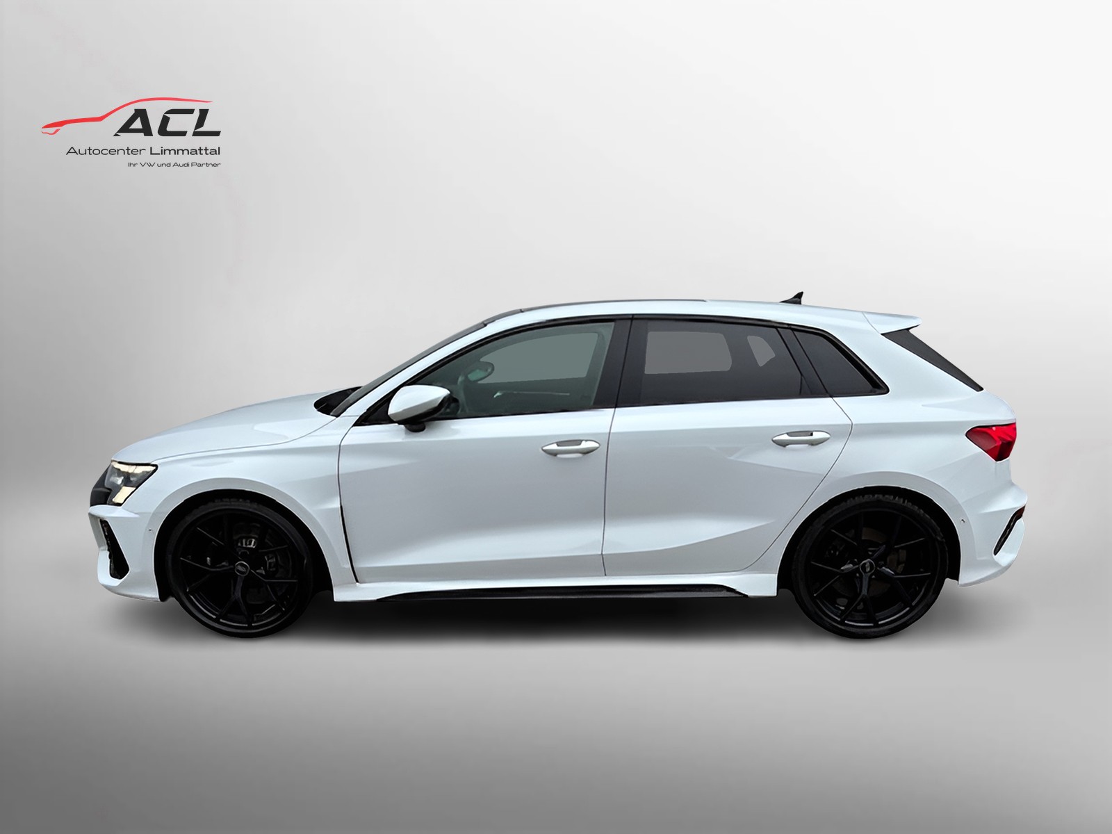 AUDI RS3 Sportback-image-2