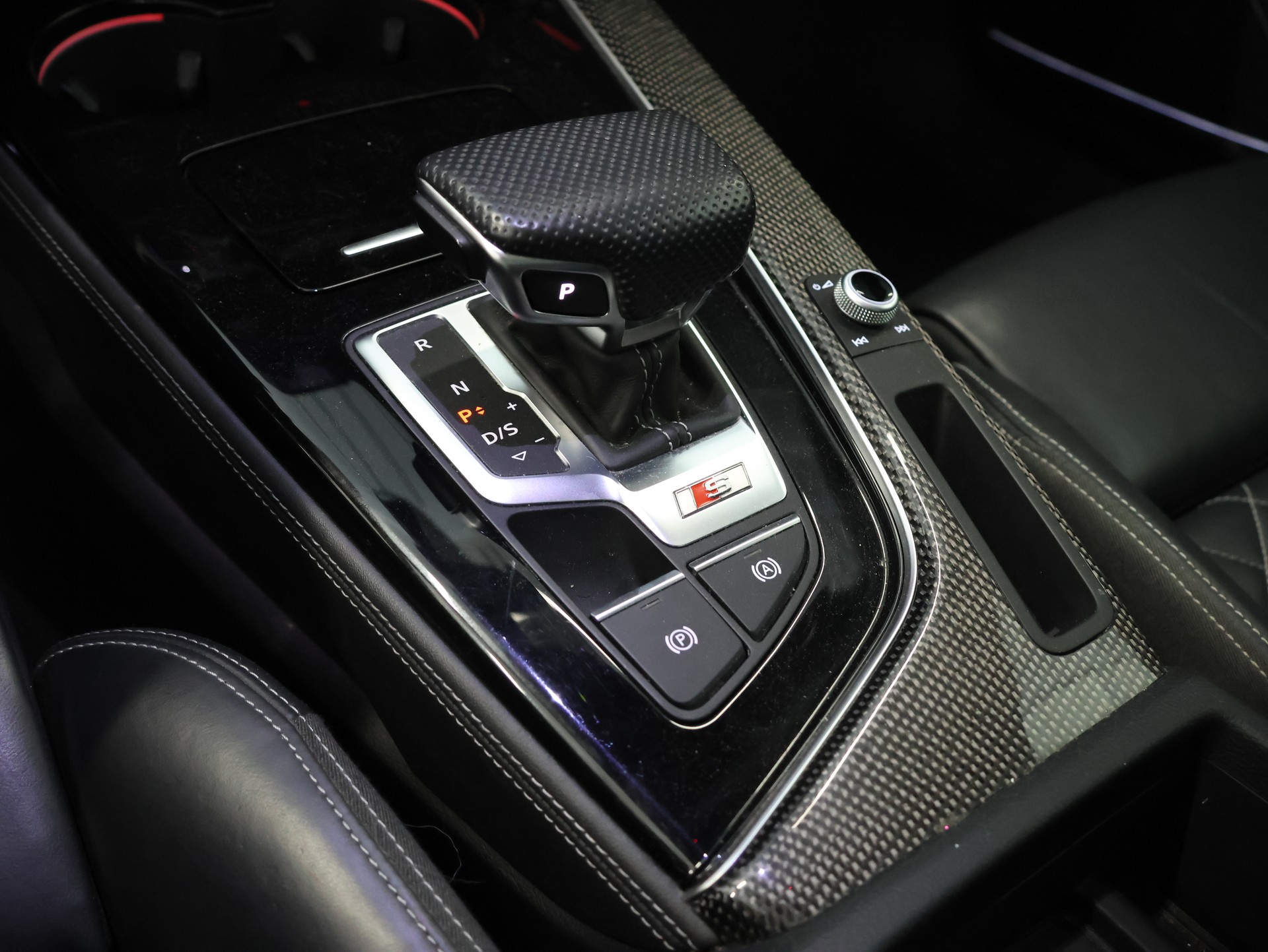 AUDI S5 Sportback 3.0 TDI quattro tiptronic *Massage*Carbon*Panorama*Matrix*-image-33